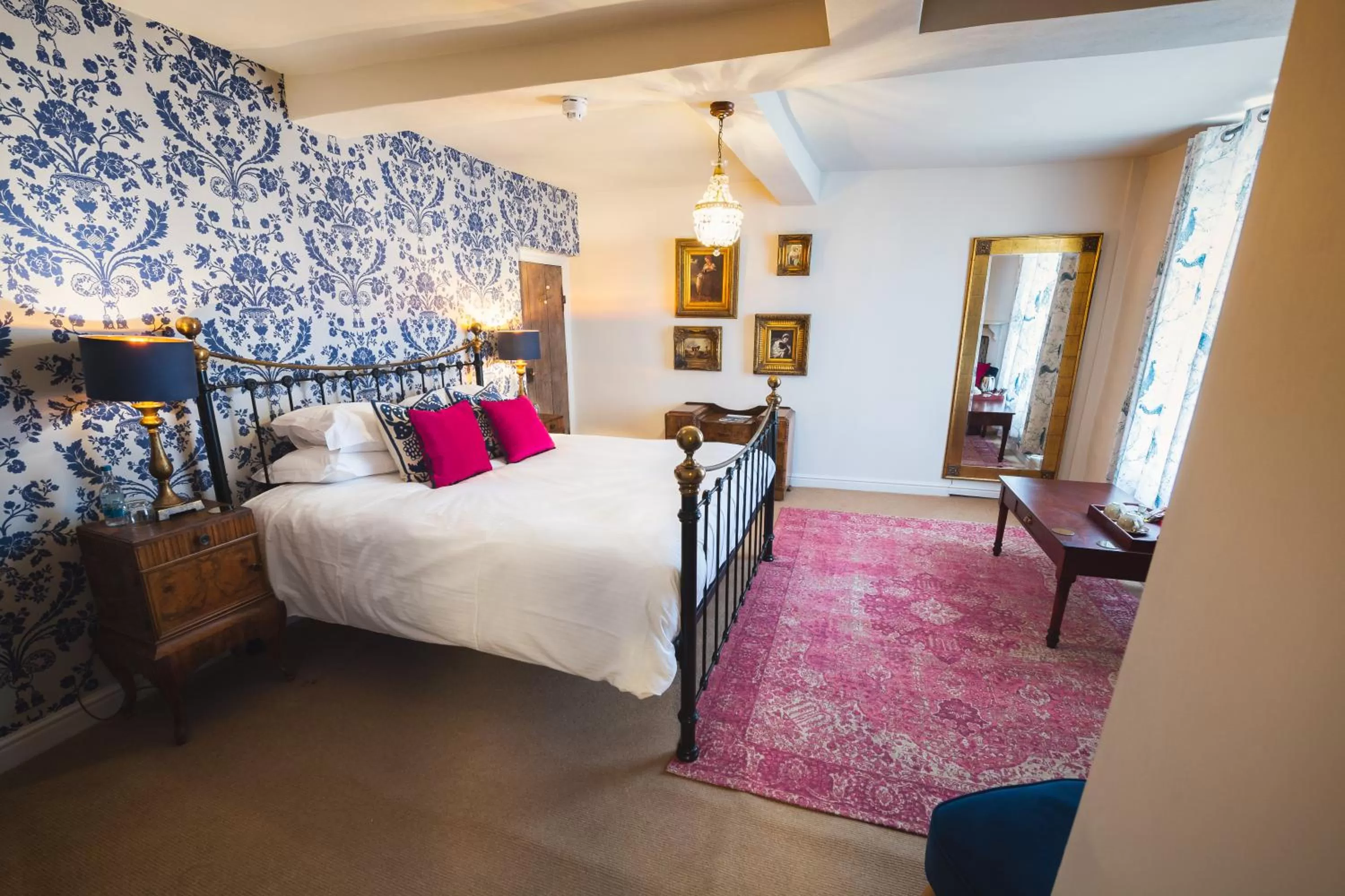 Bedroom, Seating Area in RHUBARB at Drapers Hall