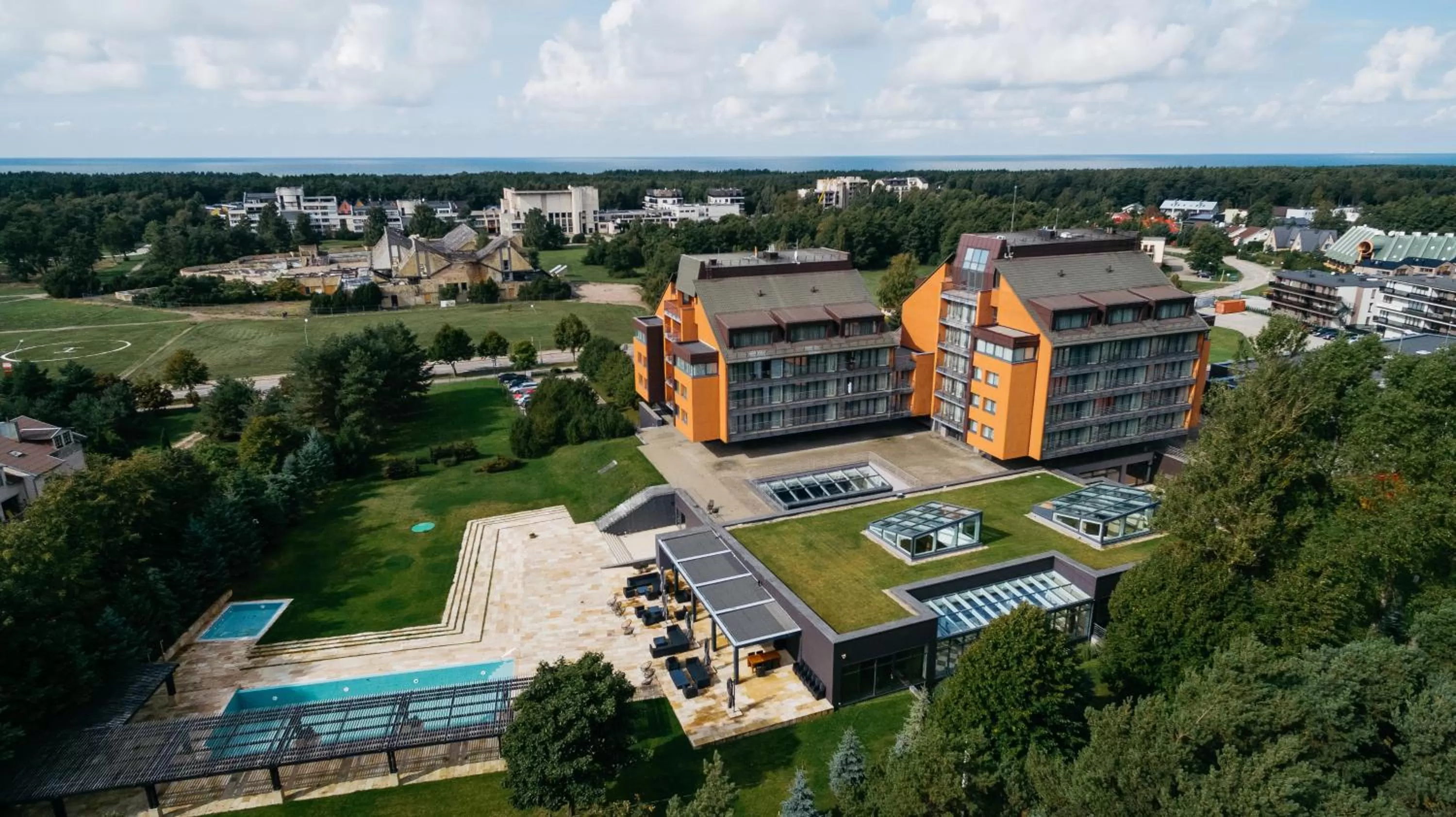 Property building in Mercure Palanga Vanagupe Resort & SPA