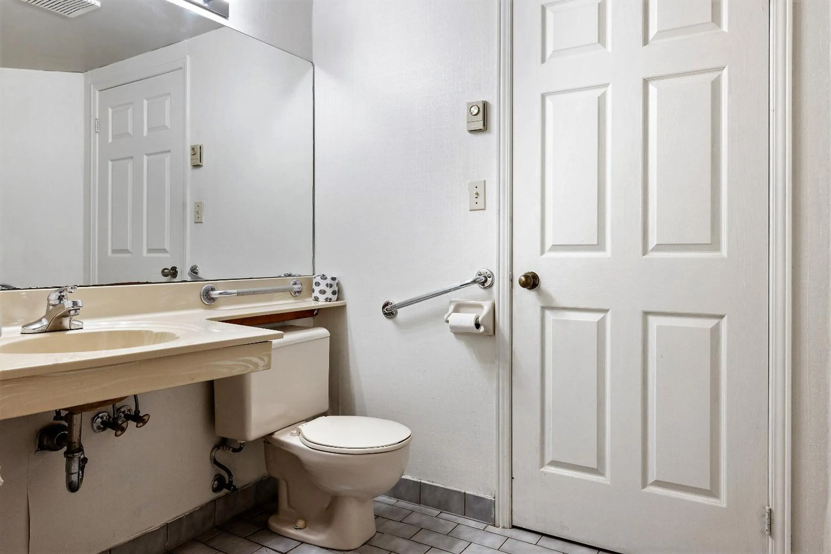 Bathroom in First Canada Hotel Cornwall Hwy 401 ON