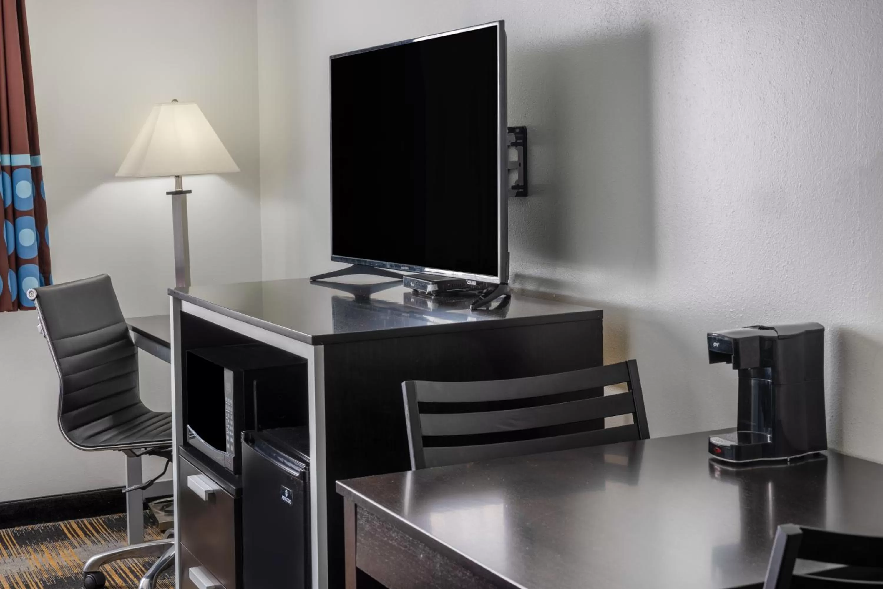 TV and multimedia in Super 8 by Wyndham Villa Rica