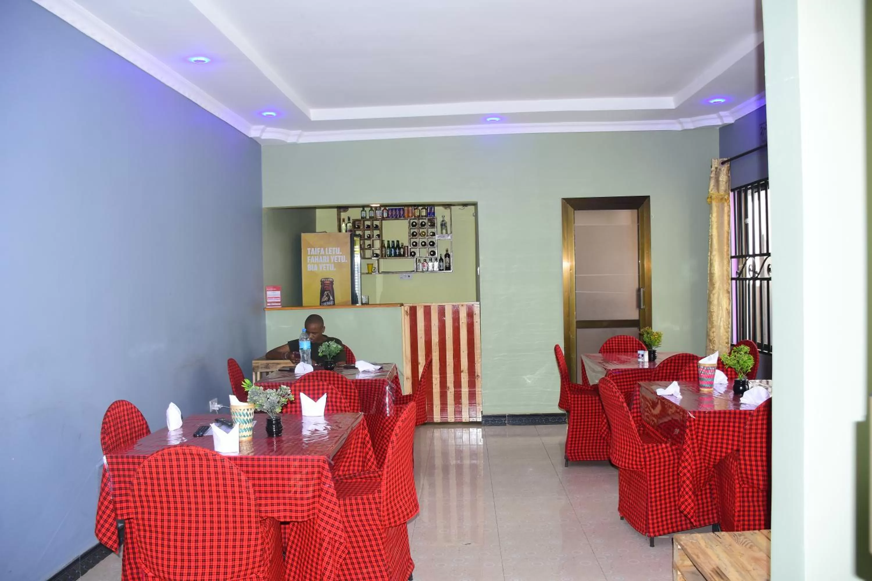 Breakfast in Safari Park House