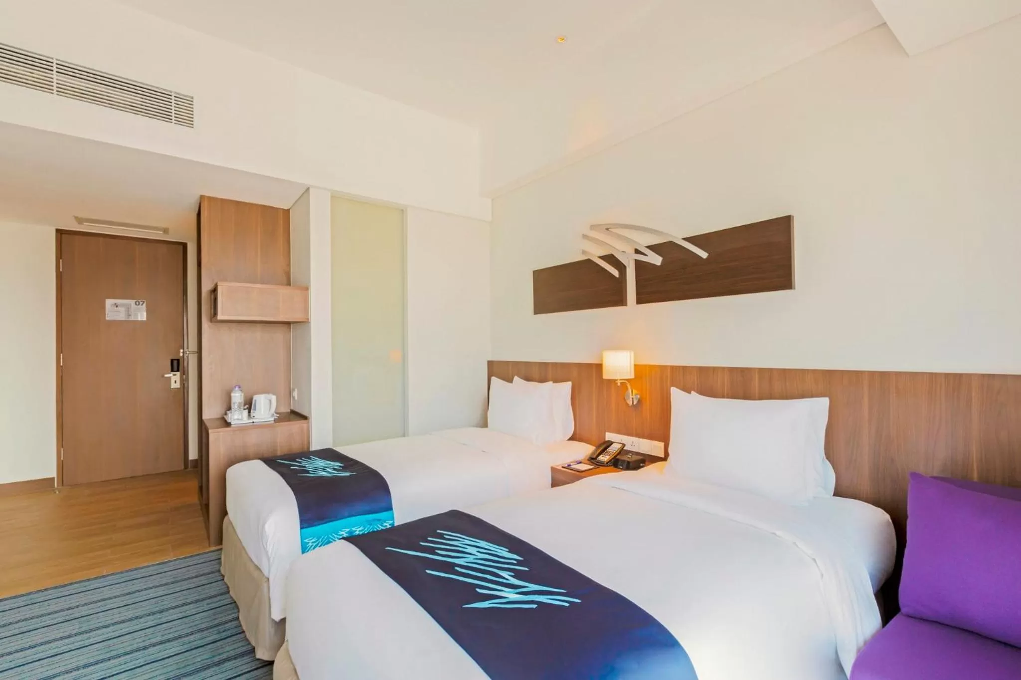 Photo of the whole room, Bed in Holiday Inn Express Jakarta Pluit Citygate by IHG