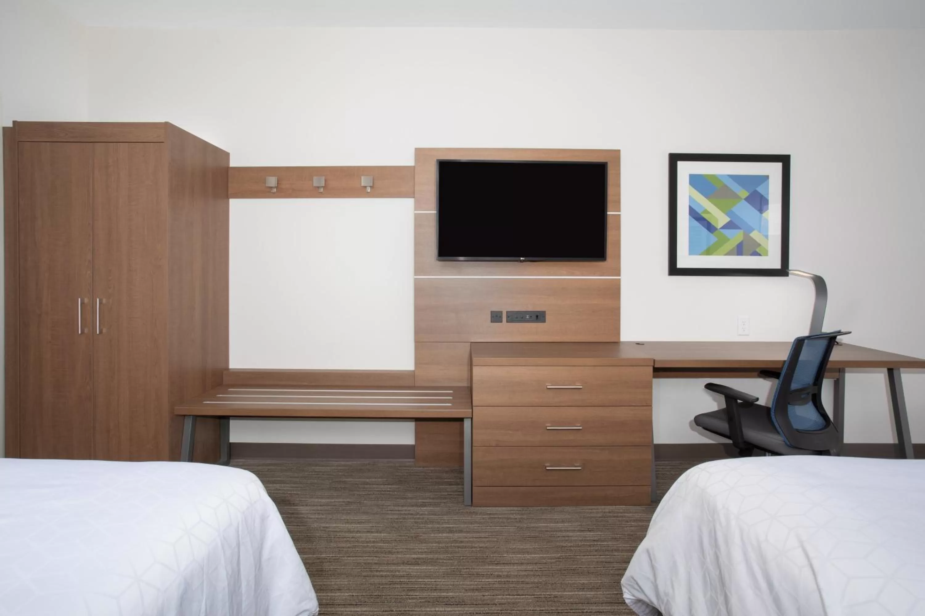 Bedroom, Bed in Holiday Inn Express & Suites - Goodland I-70 by IHG