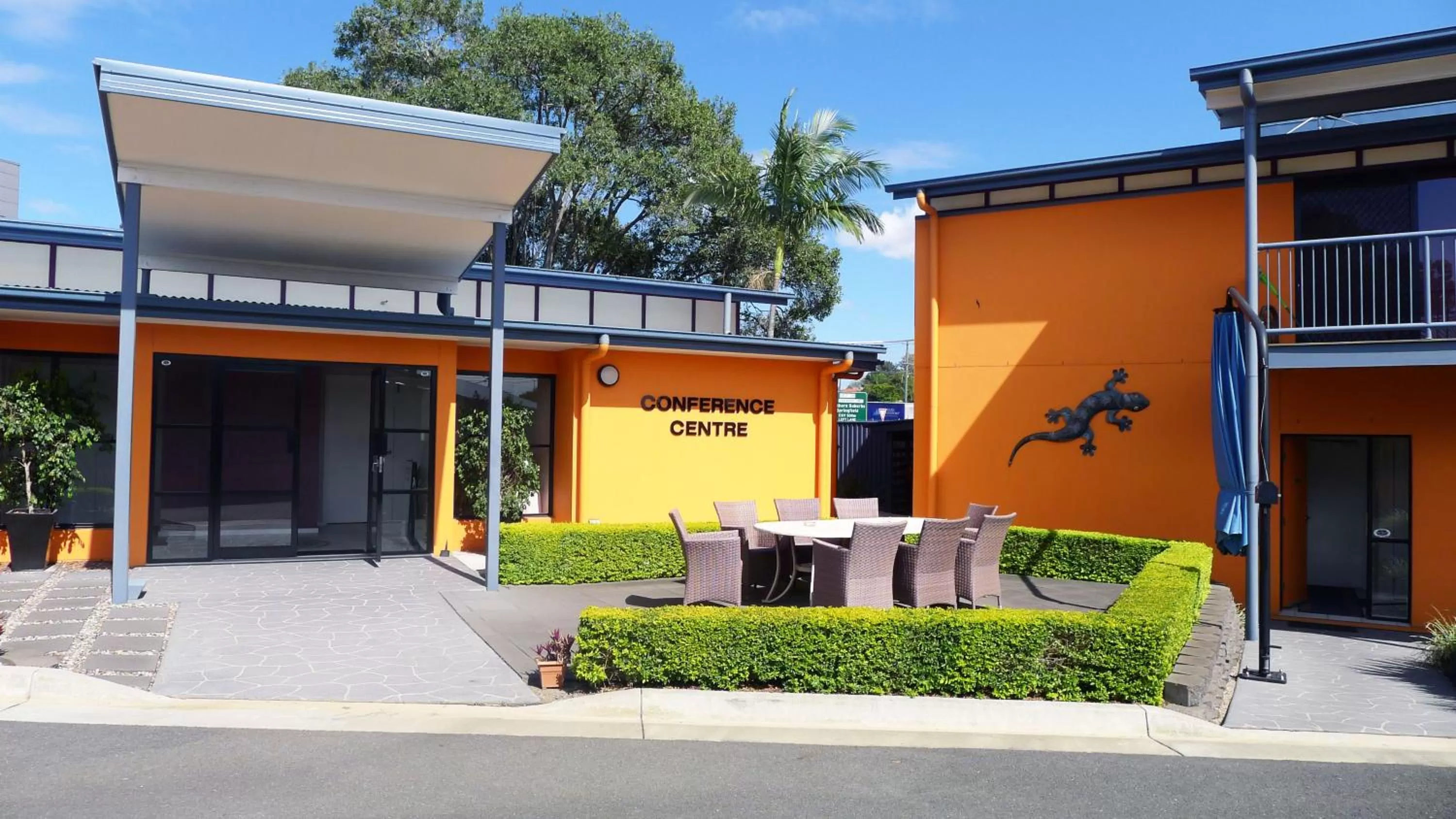 Property building in Darra Motel & Conference Centre