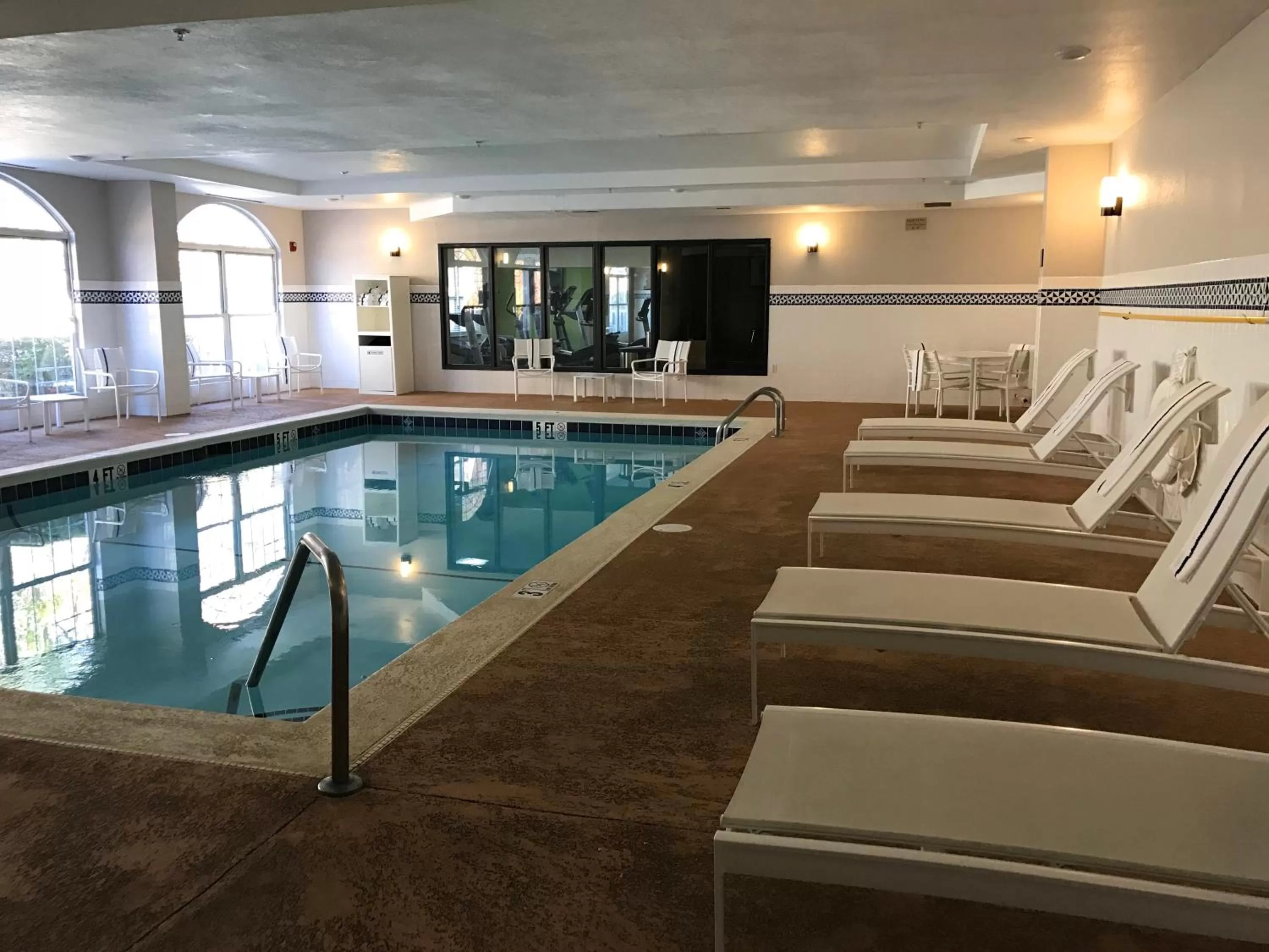 Swimming pool in Country Inn & Suites by Radisson, Dalton, GA