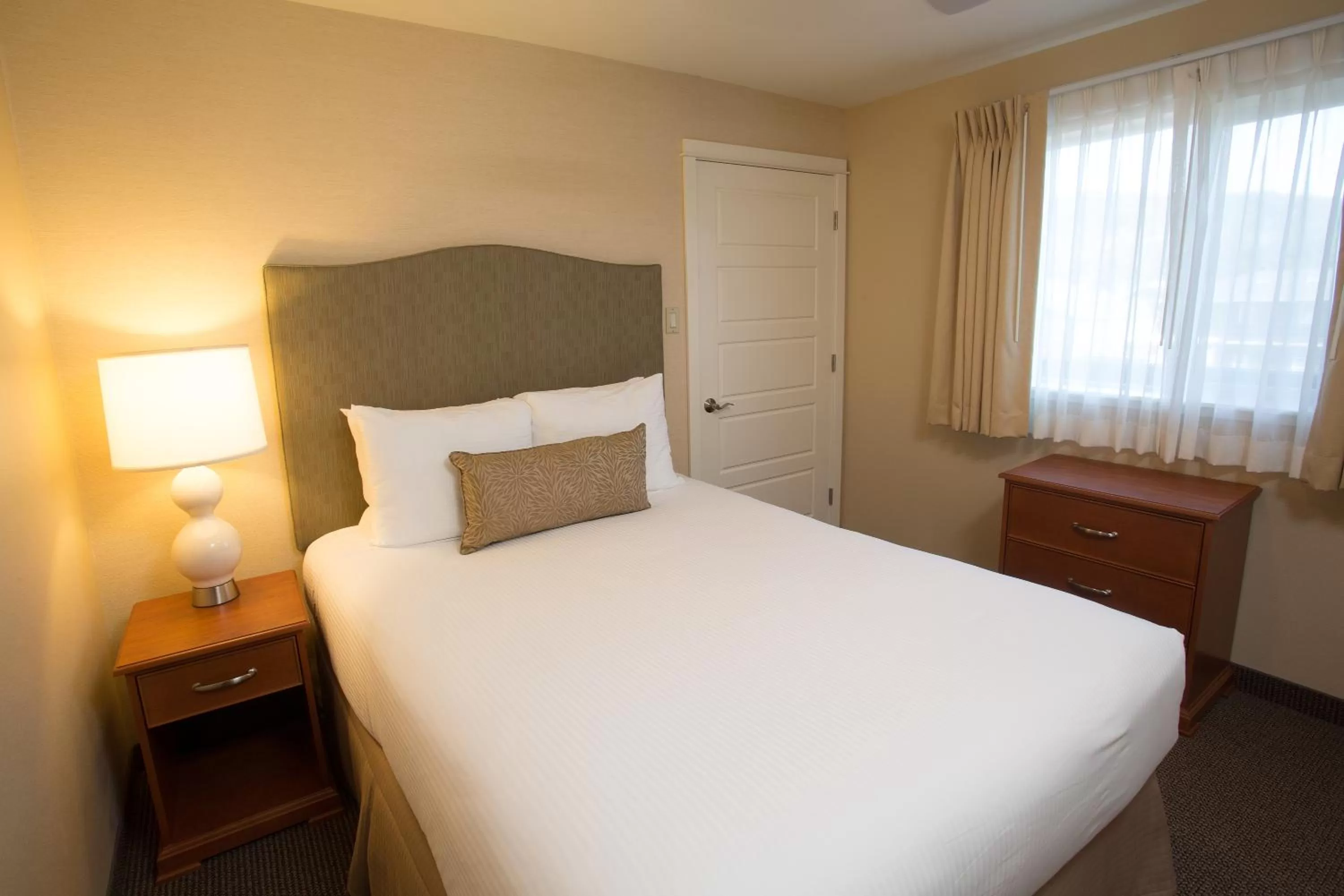 Bedroom, Bed in Schooner's Cove Inn