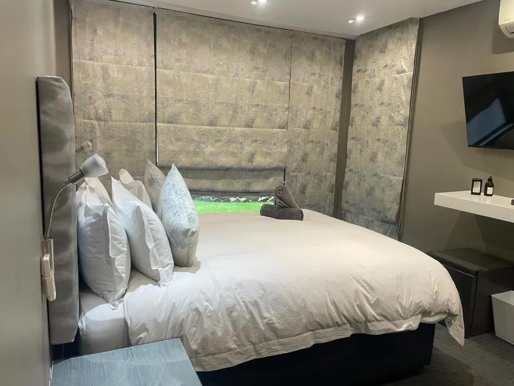 Bedroom, Bed in The Raz