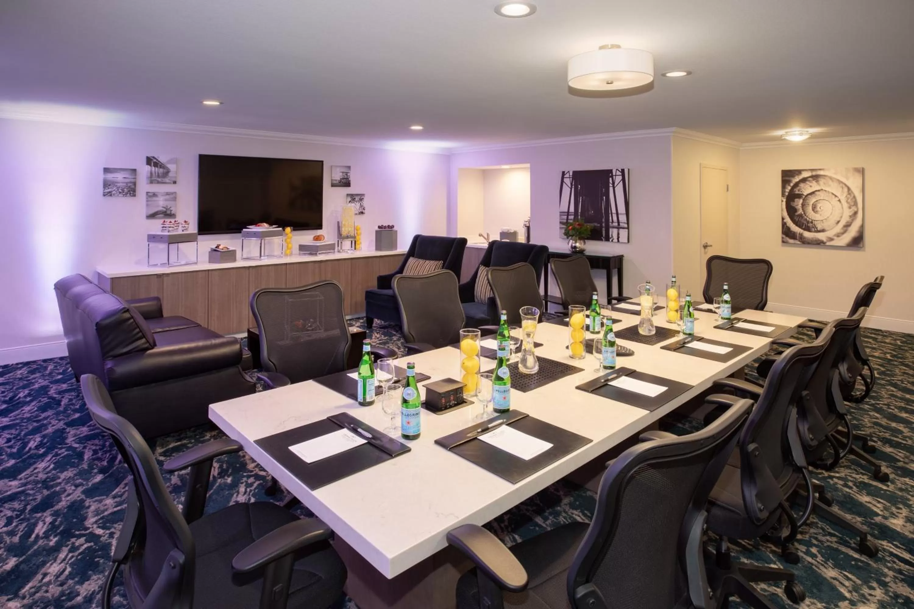 Meeting/conference room in Crowne Plaza Costa Mesa Orange County by IHG