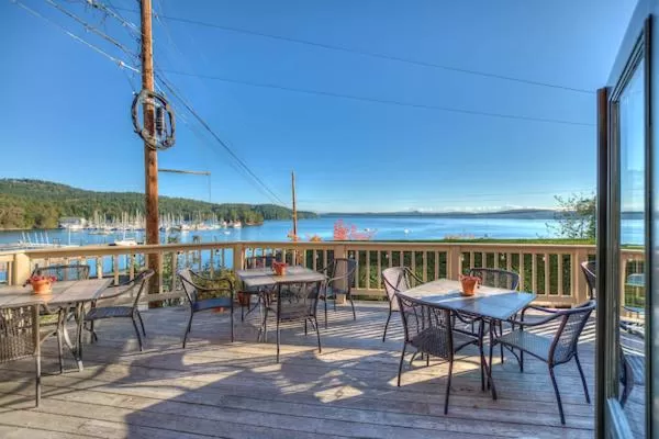 Restaurant/places to eat in Kingfish at West Sound