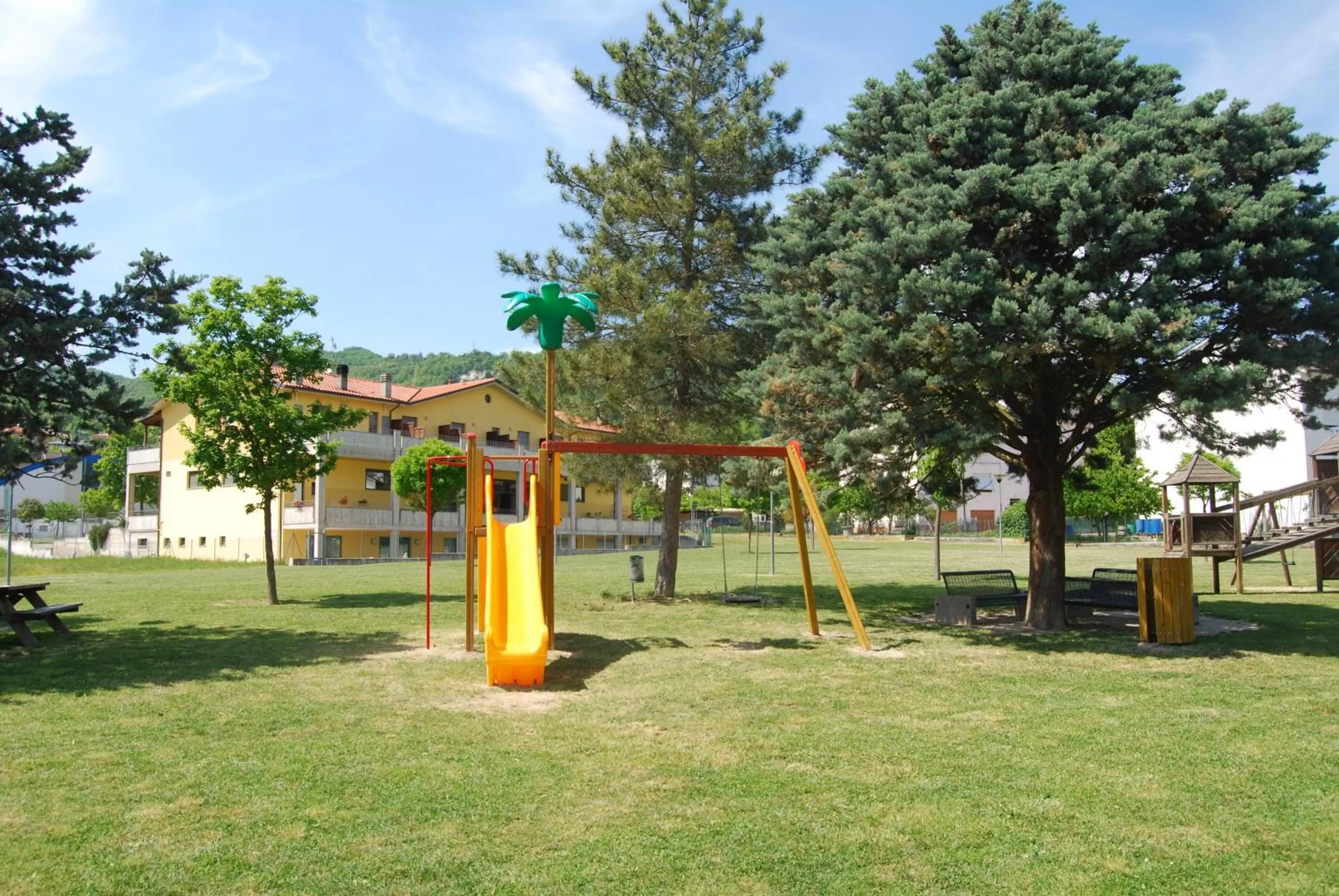 Facade/entrance in Albergo Shine