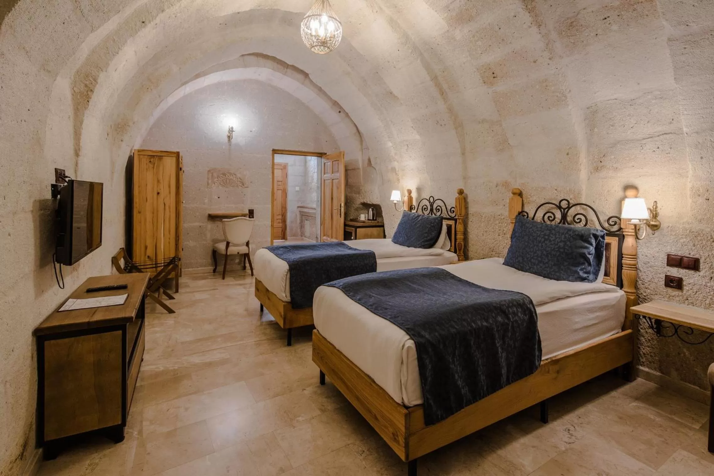 Property building, Bed in Lunar Cappadocia Hotel