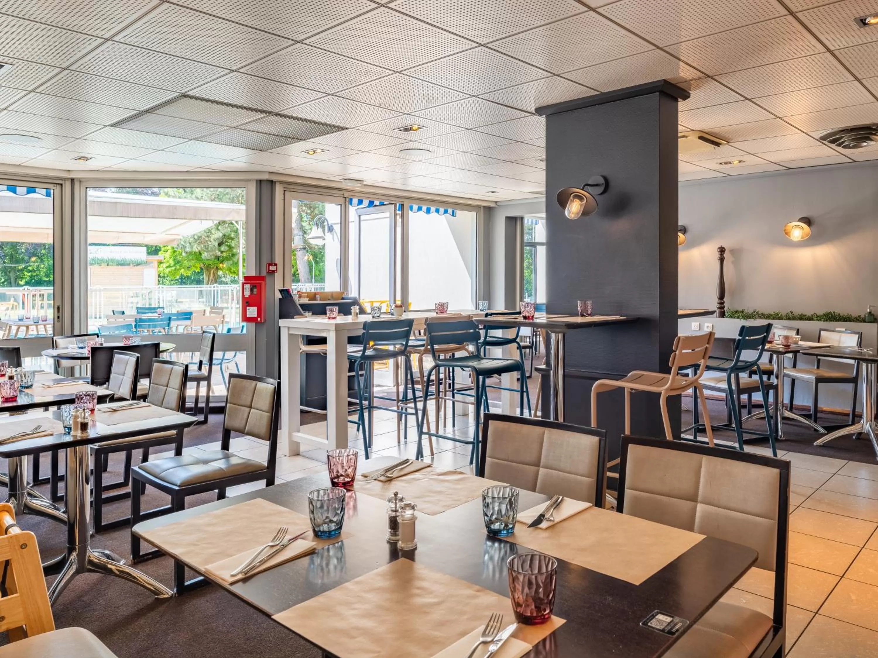 Restaurant/places to eat in B&B HOTEL Lyon Nord 4 étoiles