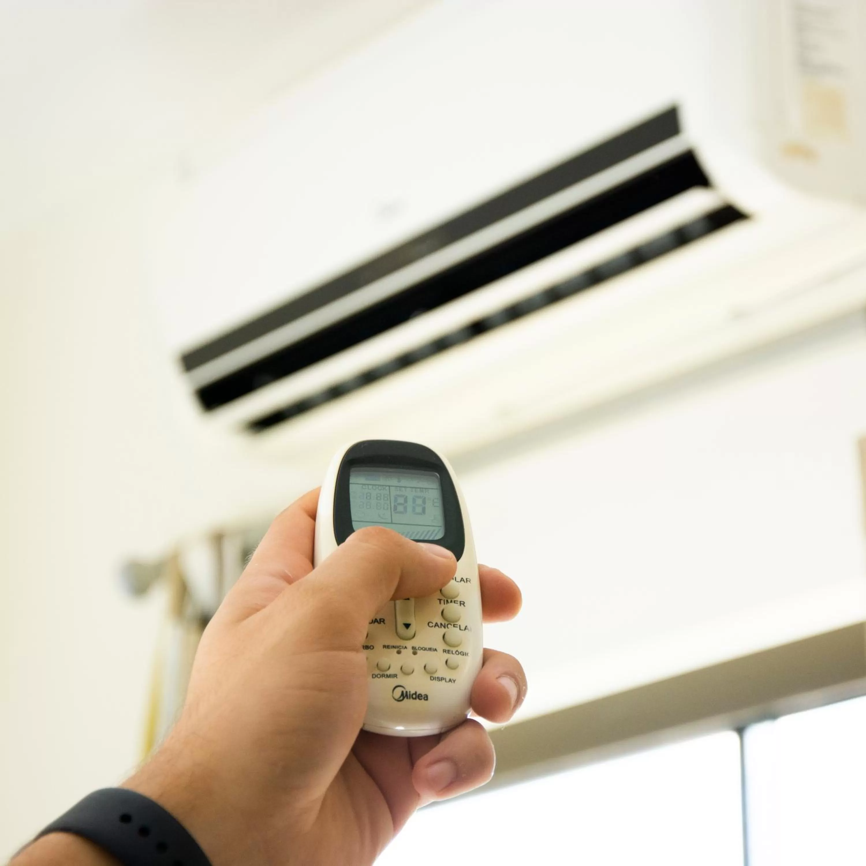 air conditioner in Larison Executive - by Easy Hotéis