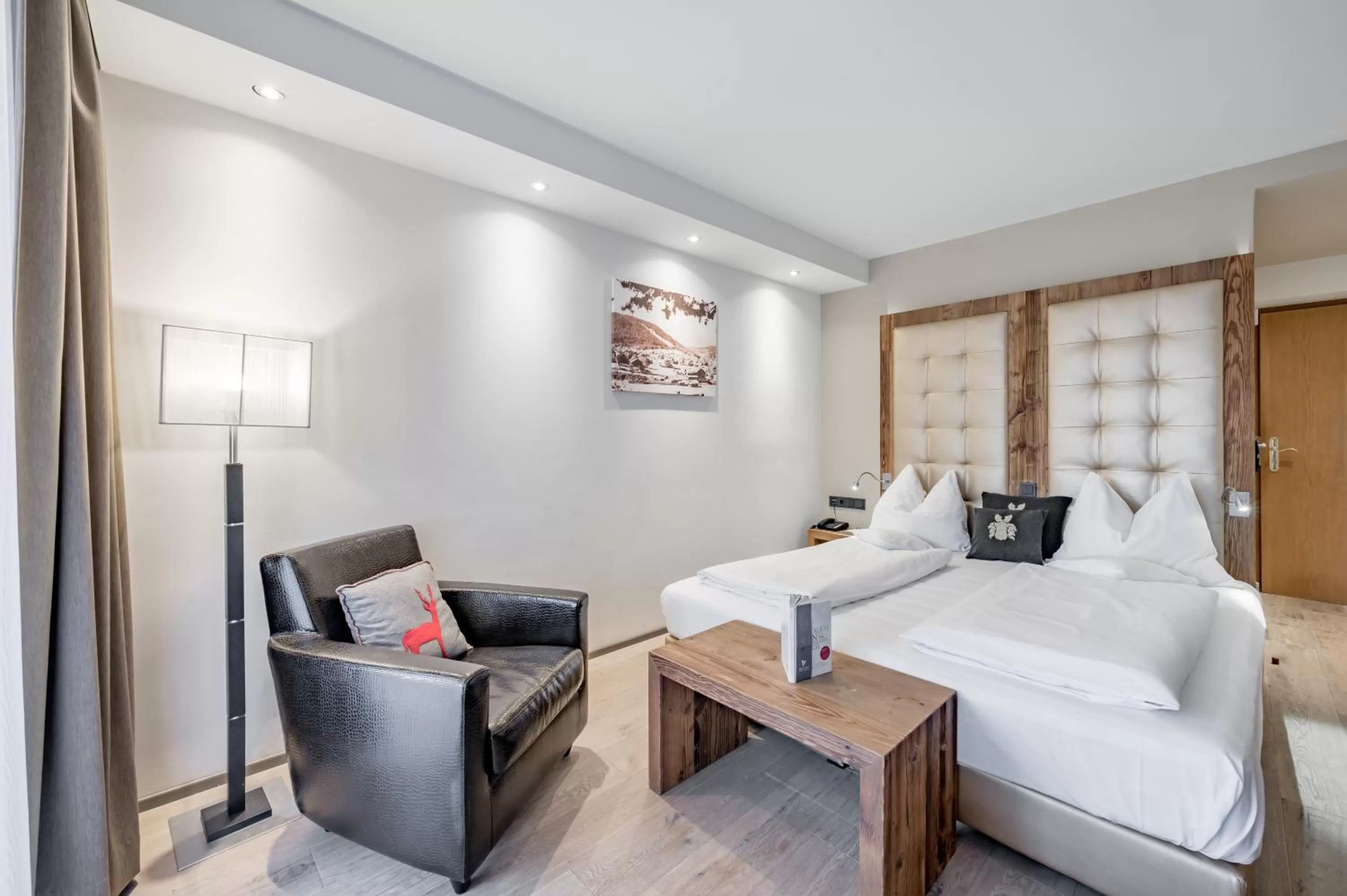 Photo of the whole room, Bed in Natur & Spa Hotel Lärchenhof