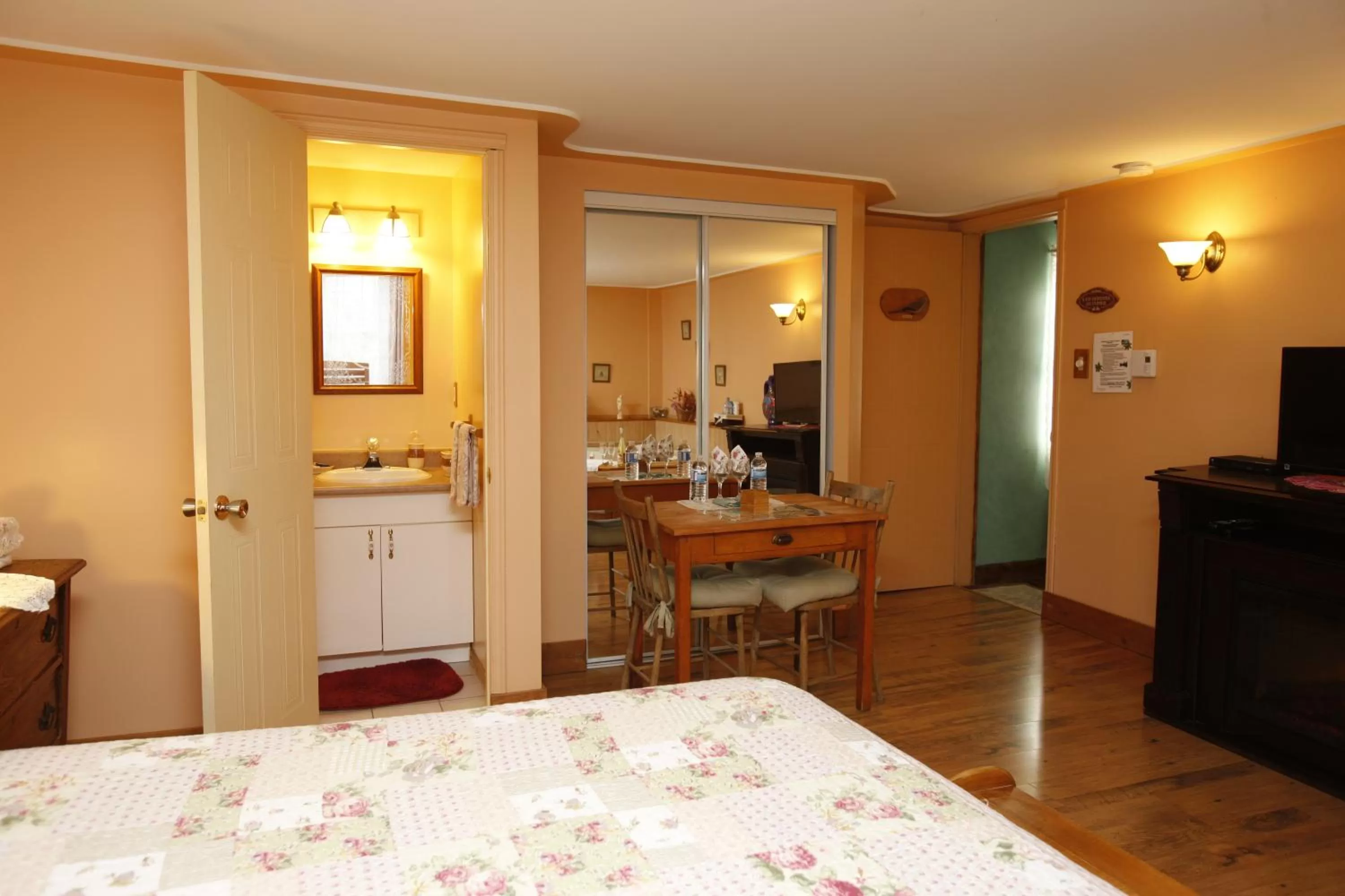 Bedroom in À Amour et Amitié