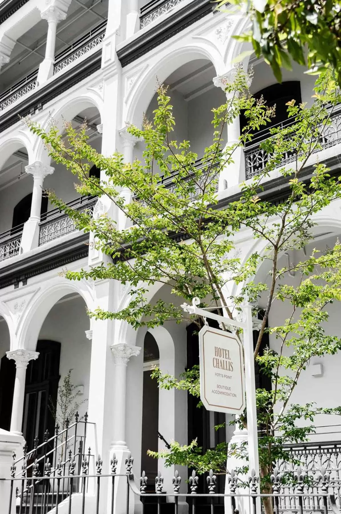 Property building in Hotel Challis Potts Point