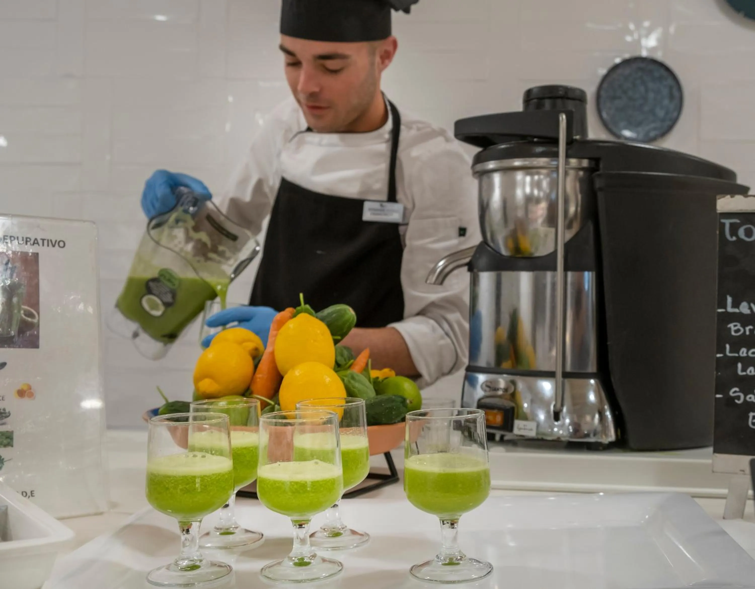 Food and drinks in Rosamar Es Blau 4*s - Adults Only