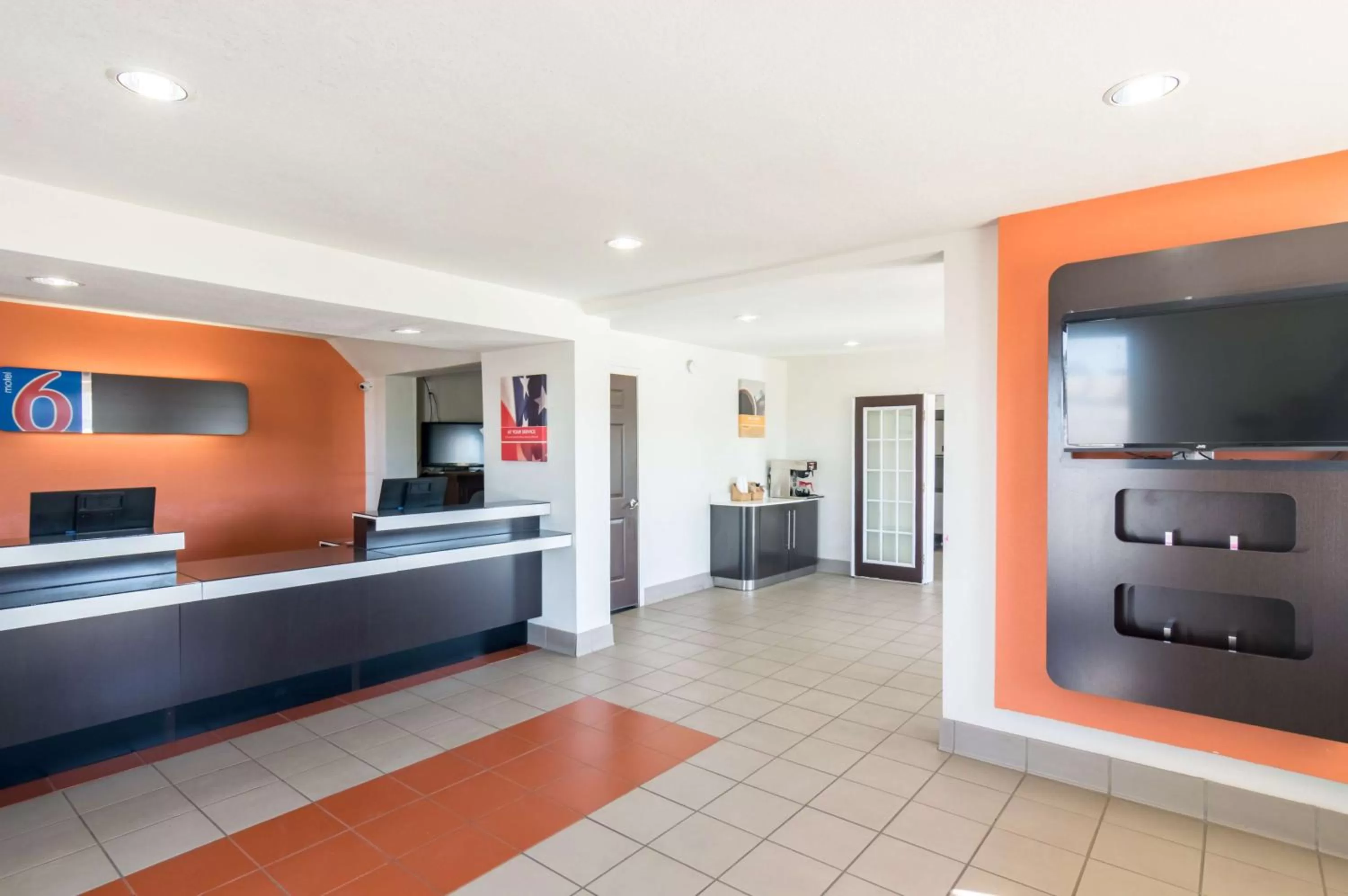 Communal lounge/ TV room in Motel 6-Wichita Falls, TX - North