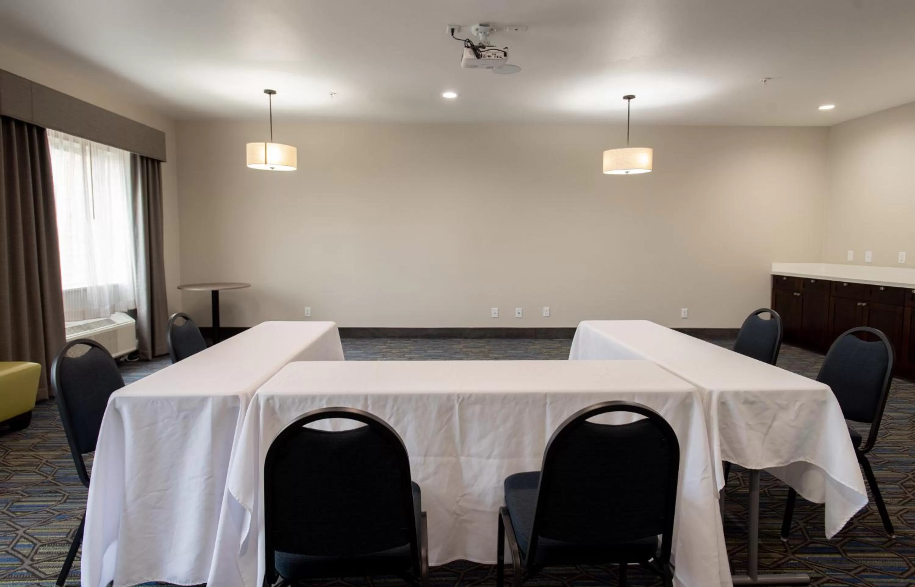 Meeting/conference room in Holiday Inn Express Hotel and Suites Port Aransas/Beach Area by IHG