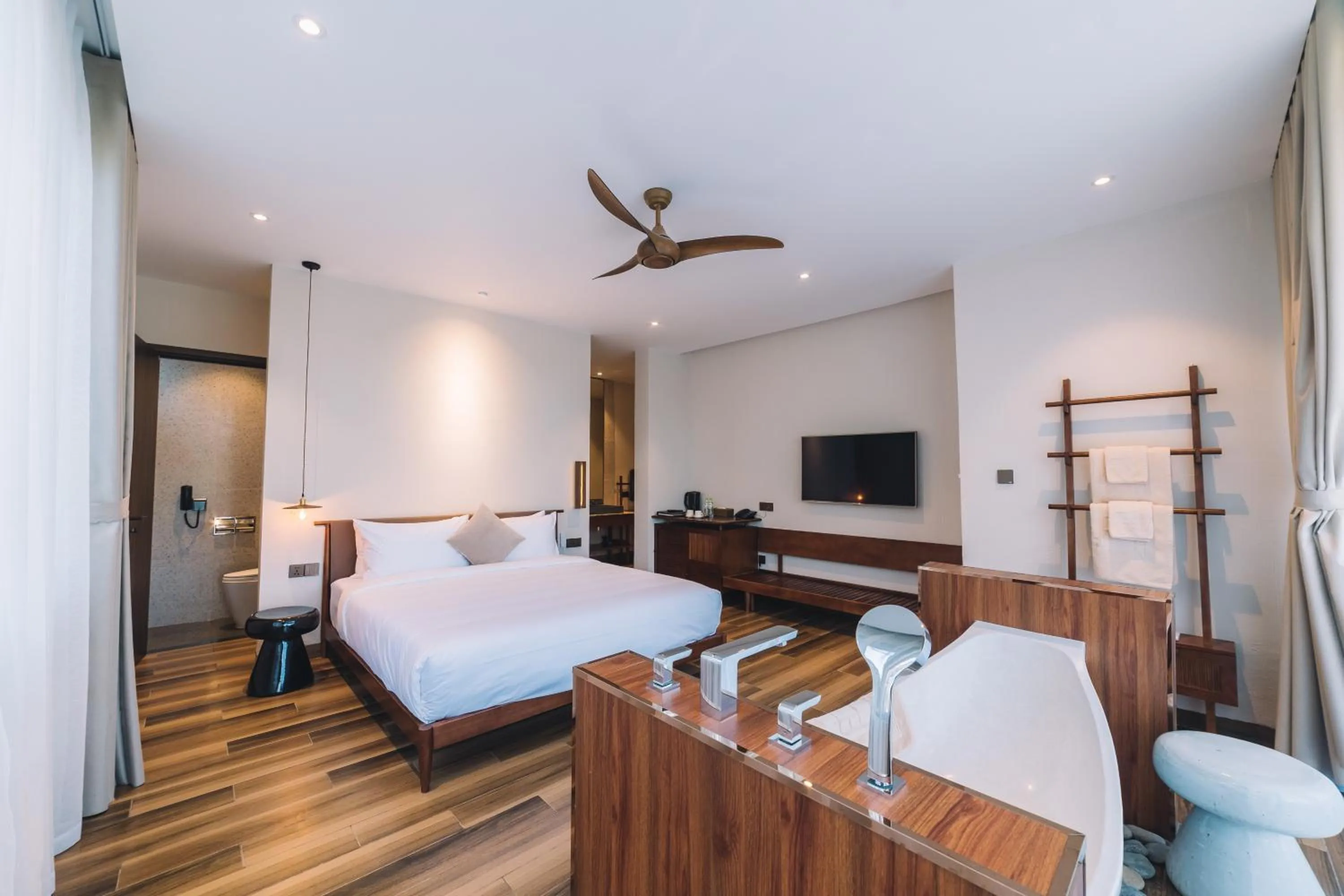 Photo of the whole room, Bed in Zen Valley Dalat