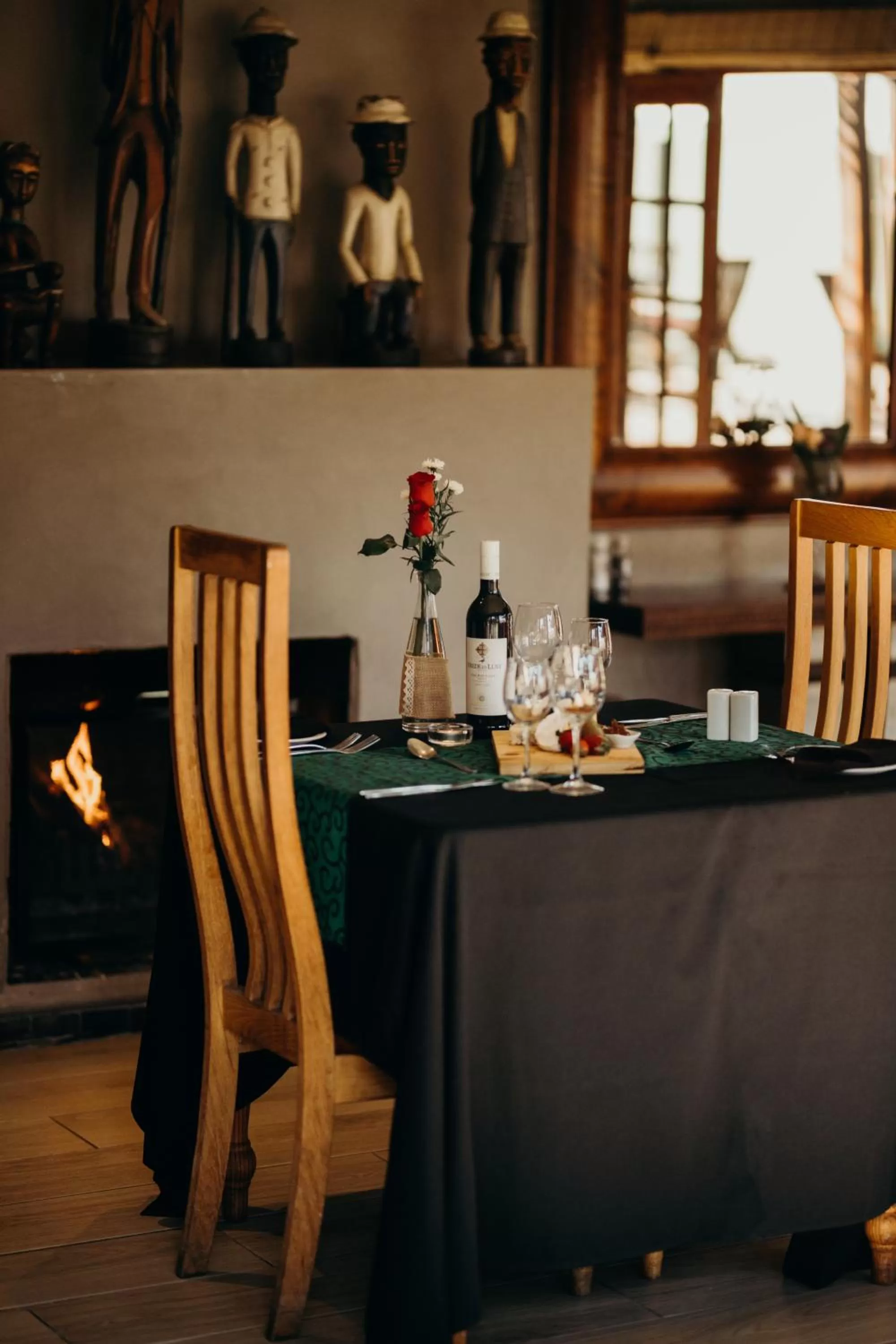 Restaurant/places to eat in Singa Lodge - Lion Roars Hotels & Lodges