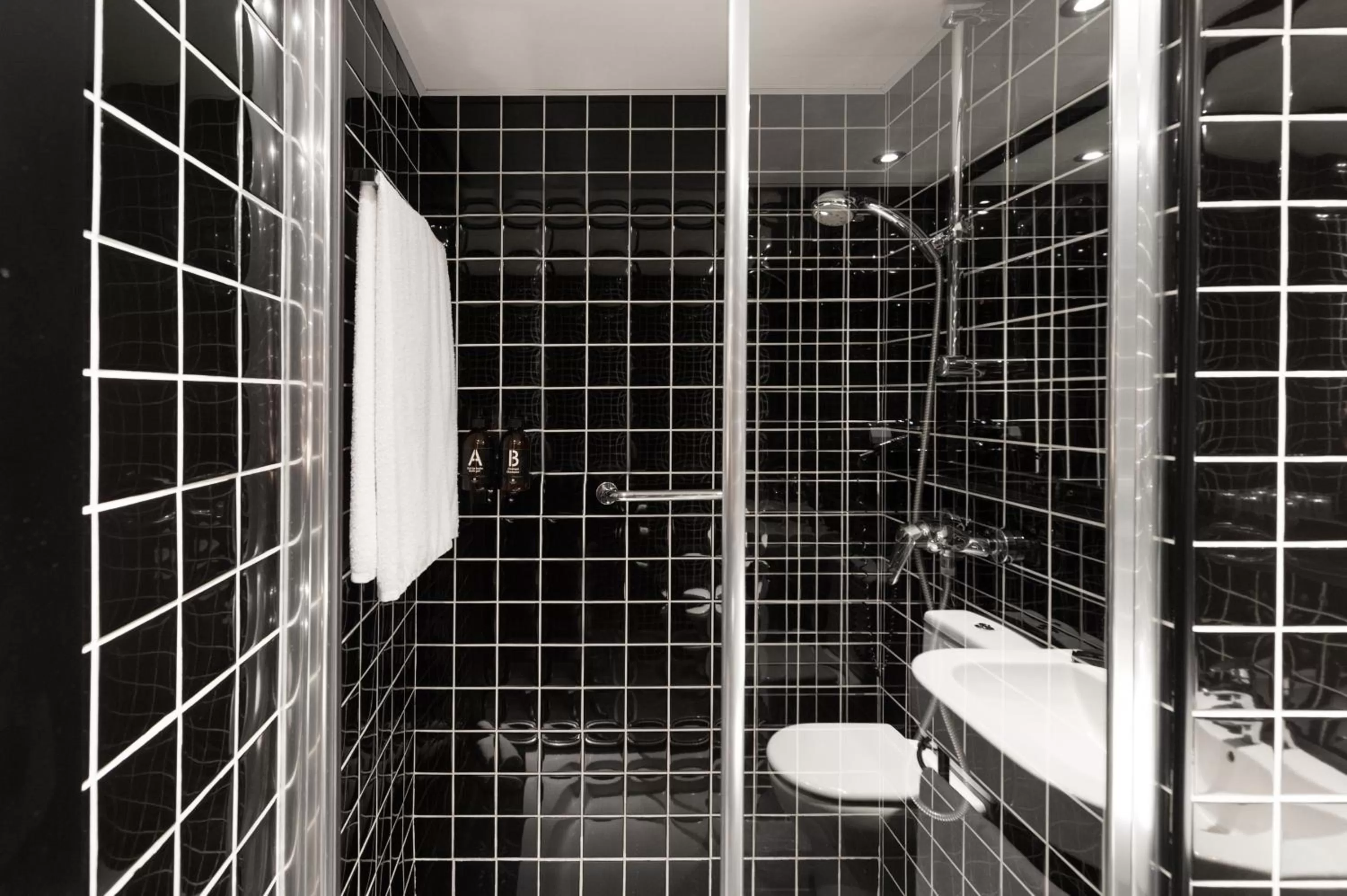 Shower in Paral·lel