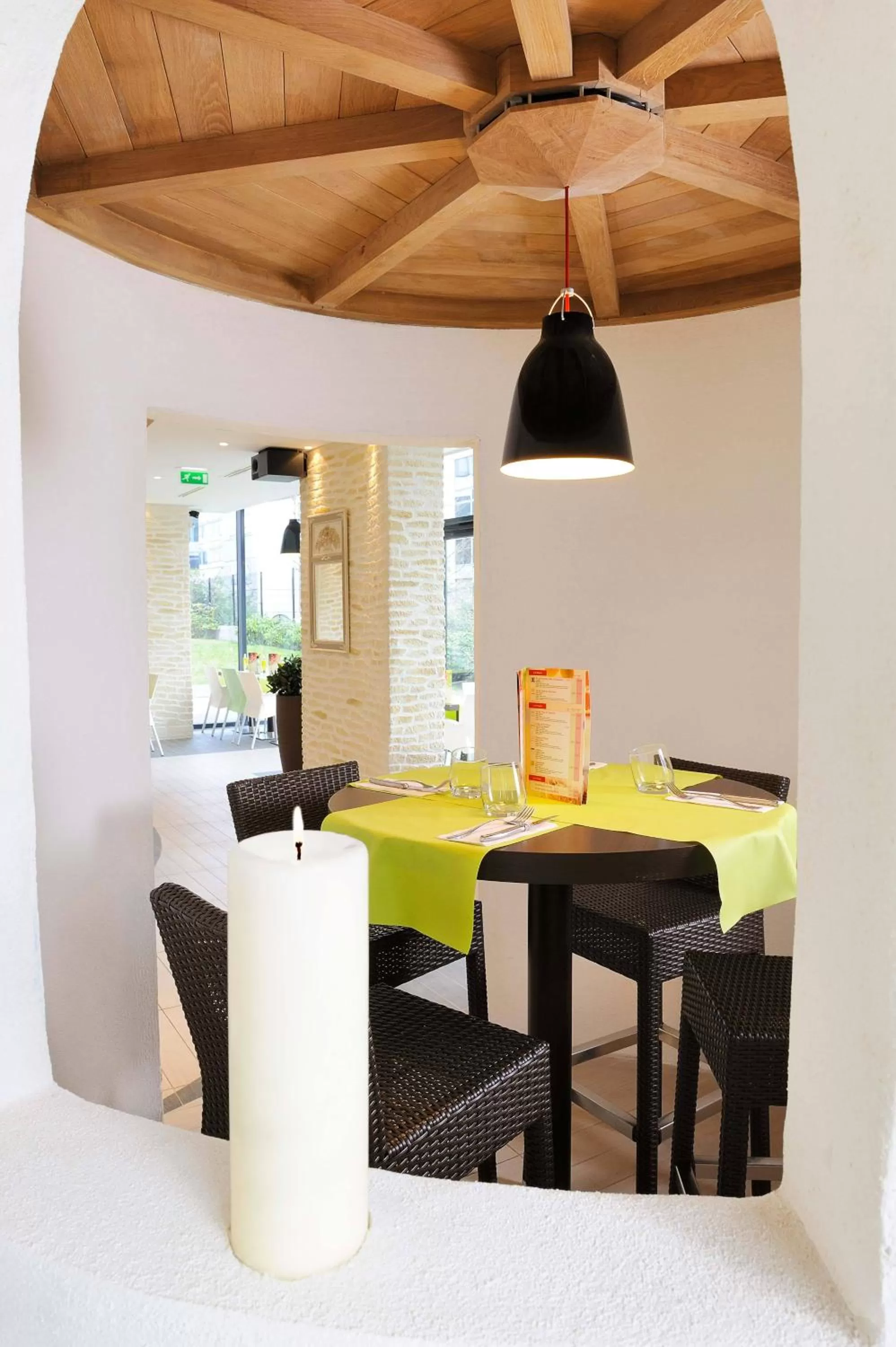 Restaurant/places to eat in Residhome Paris-Massy