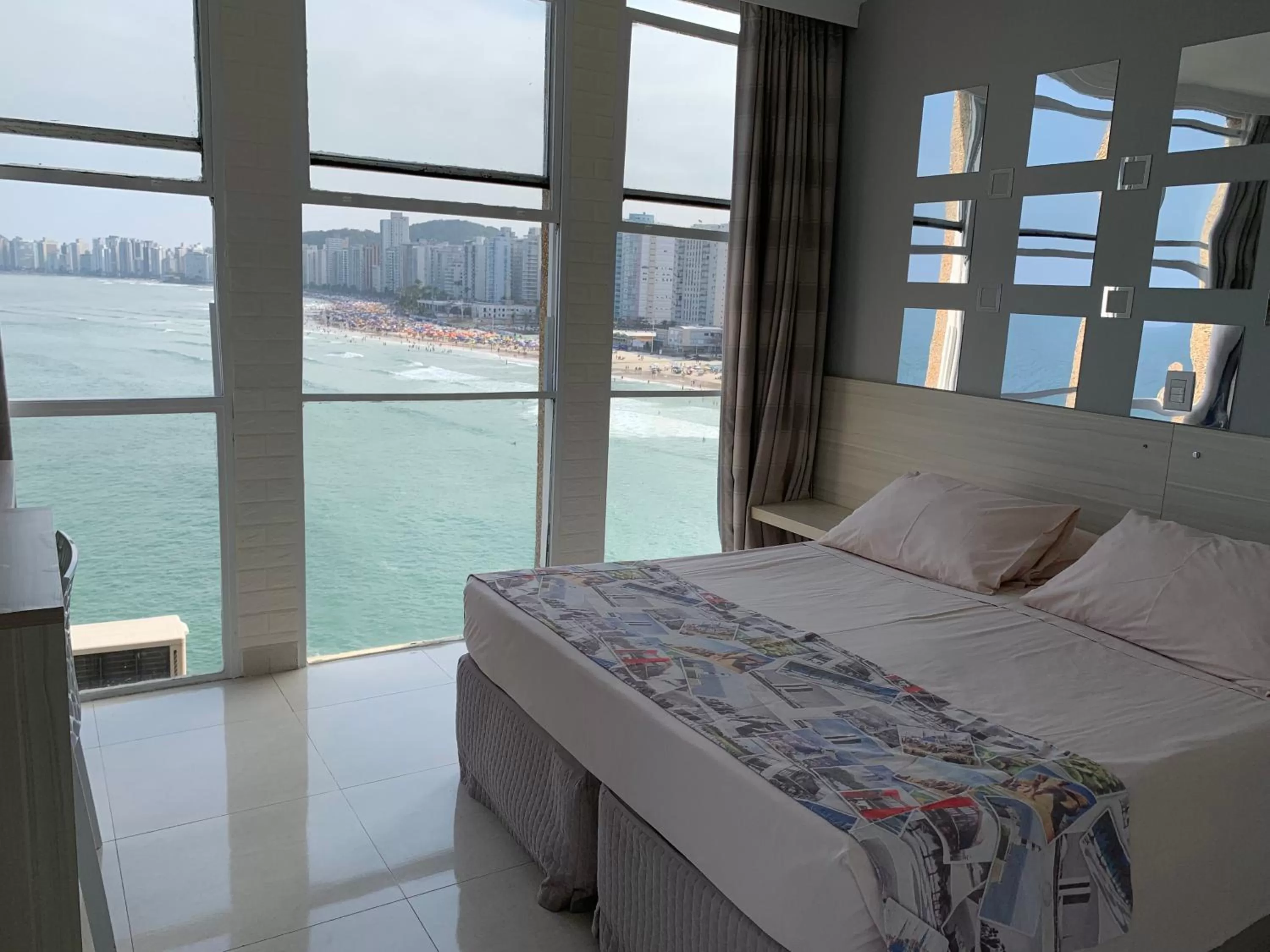 Bedroom, Bed in Grand Hotel Guarujá - A sua Melhor Experiência Beira Mar na Praia!