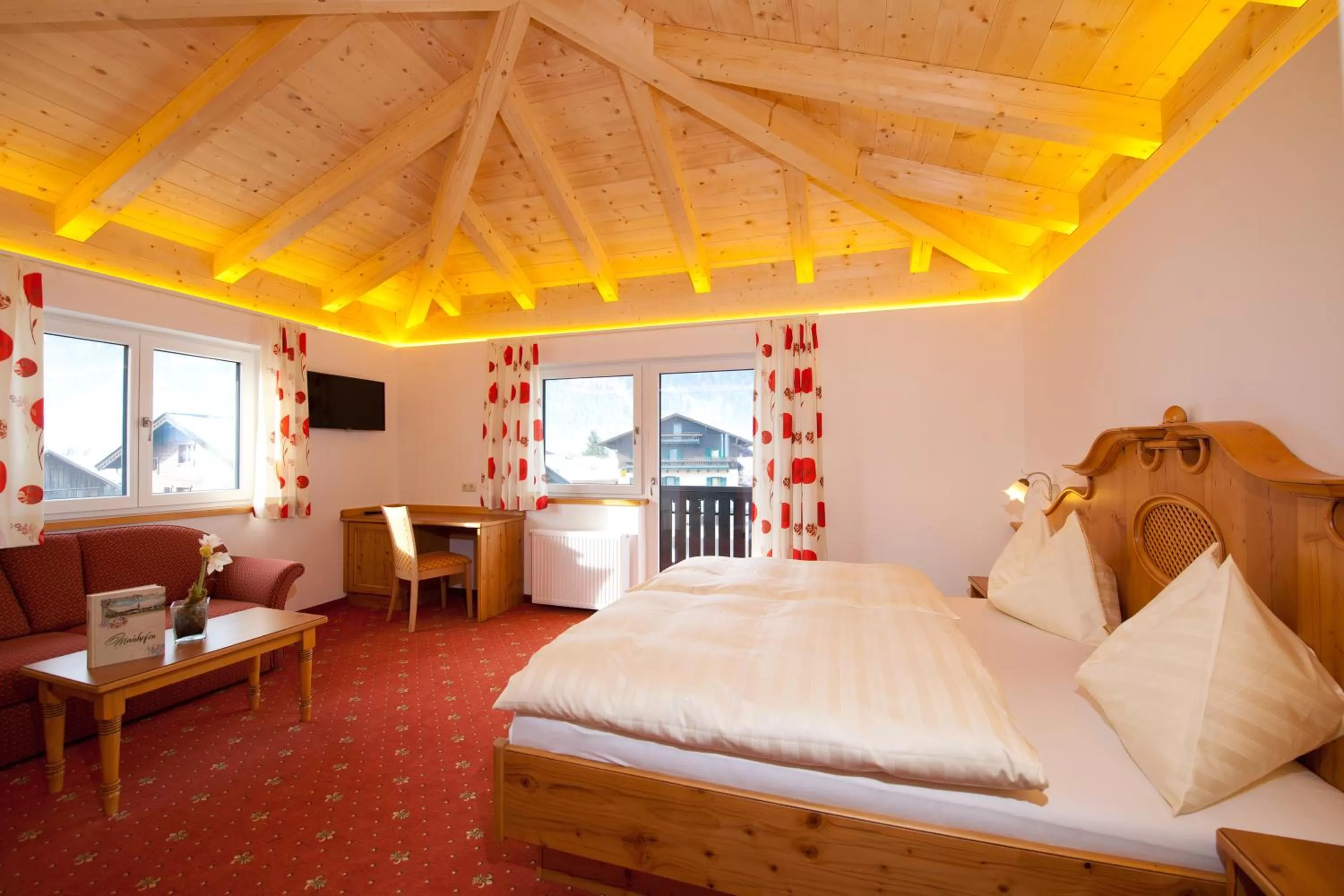 Photo of the whole room, Bed in Hotel Quehenberger