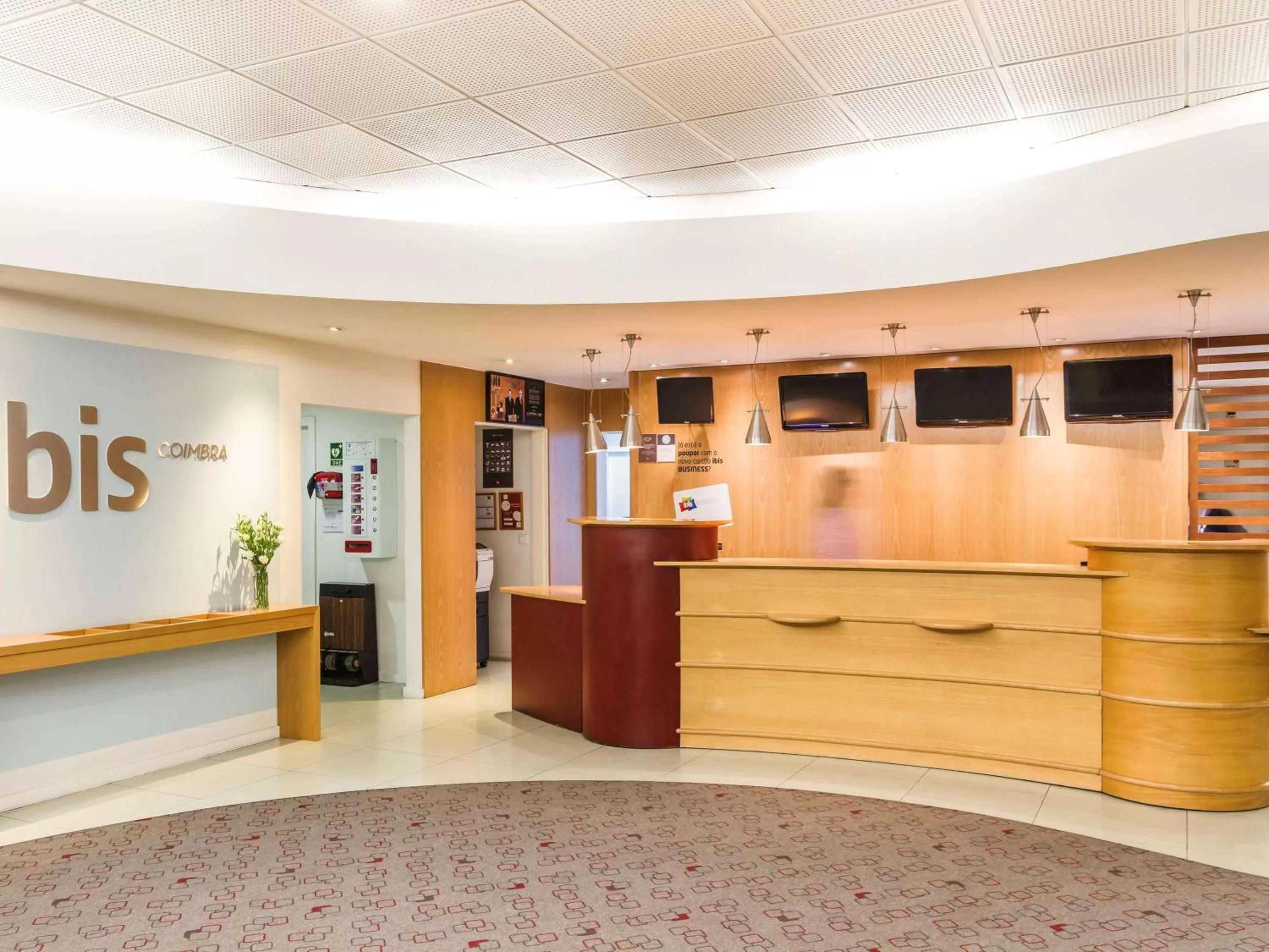 Property building in Hotel Ibis Coimbra Centro