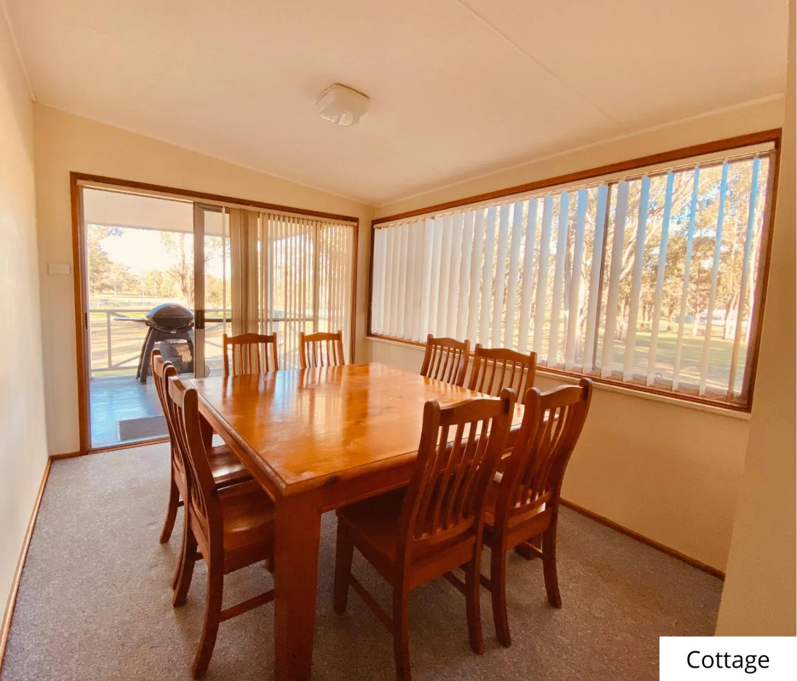 Dining area in Pokolbin Village Estate