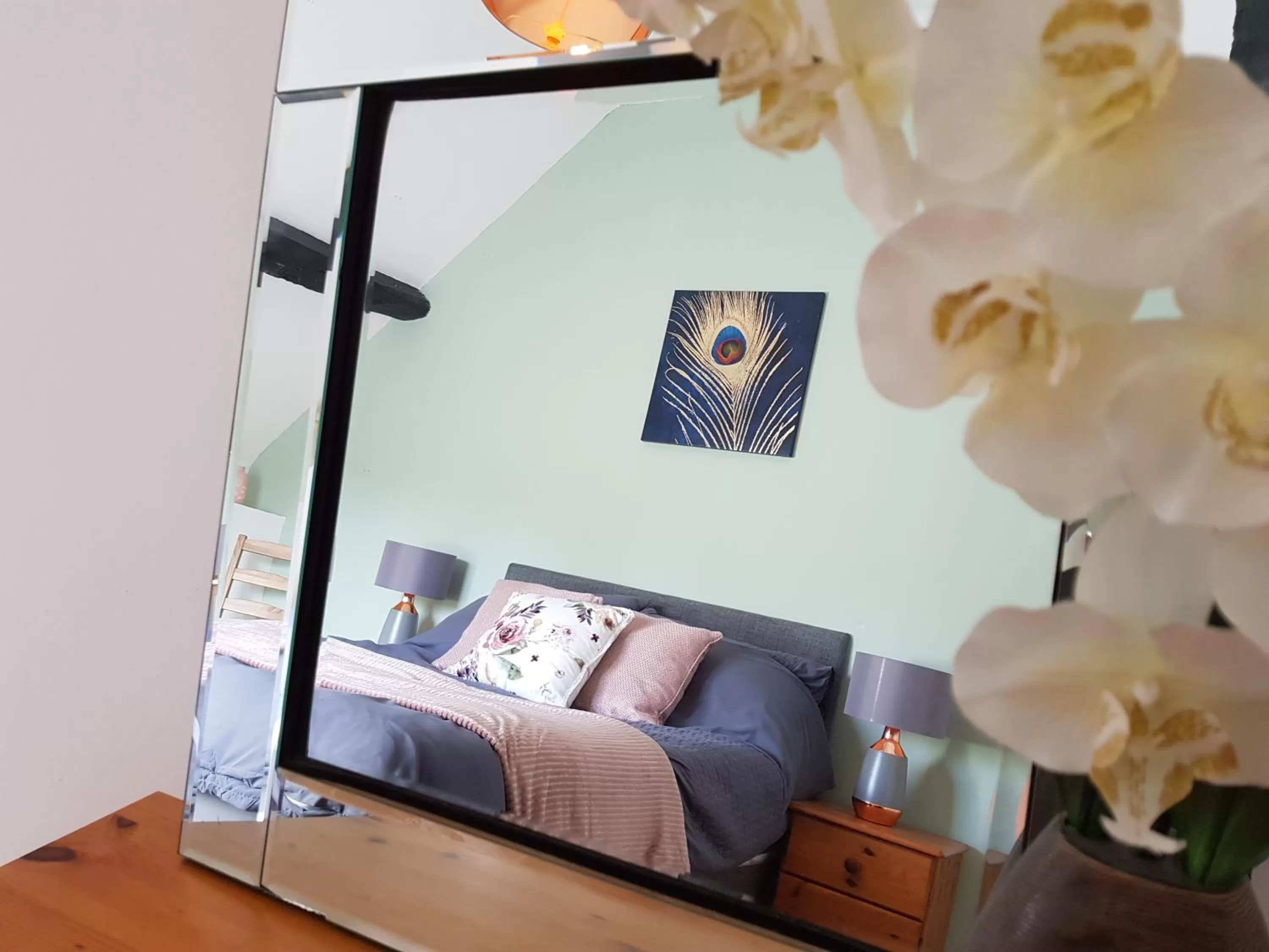 Bed in Wheatsheaf Inn