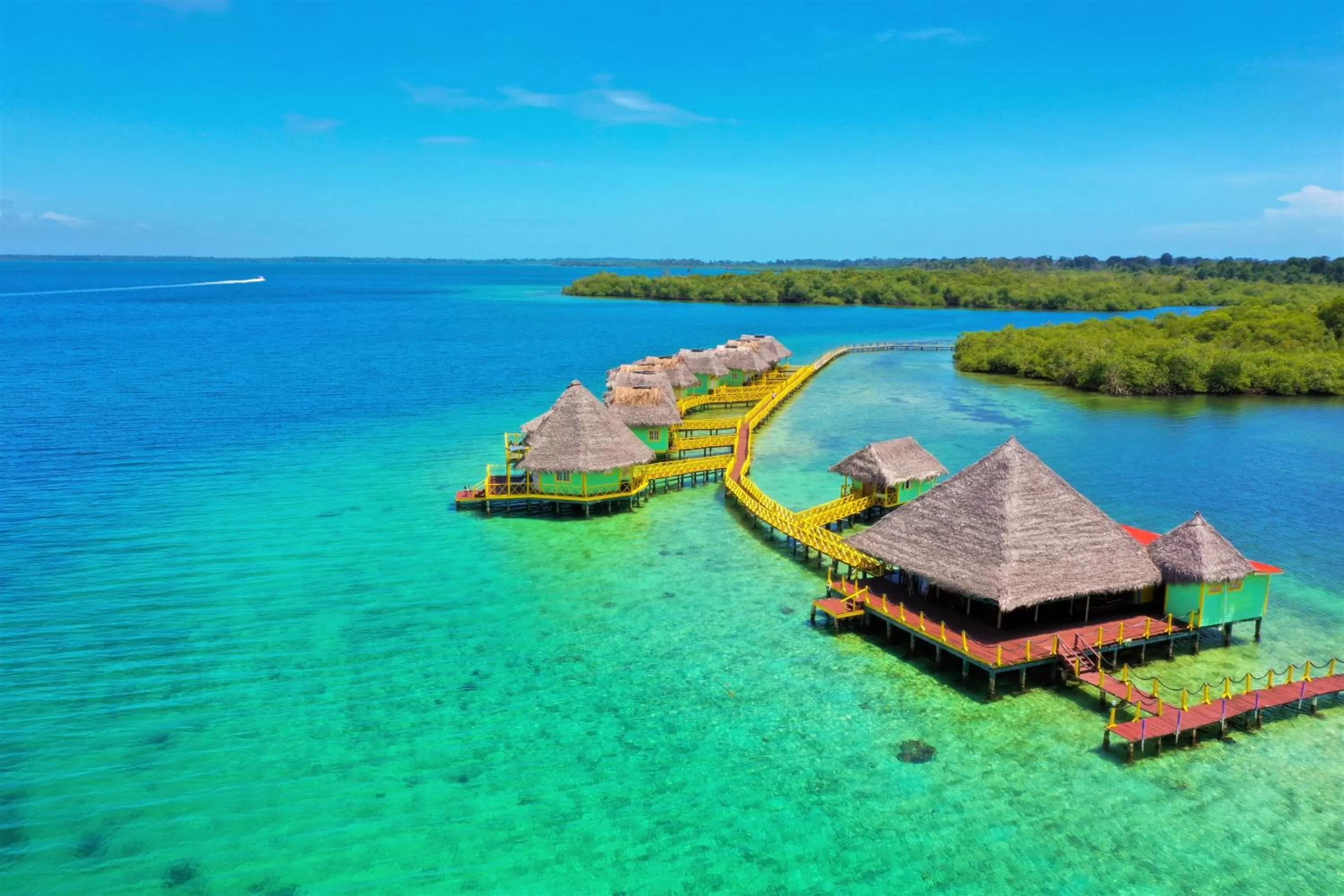 Natural landscape in Punta Caracol Acqua Lodge