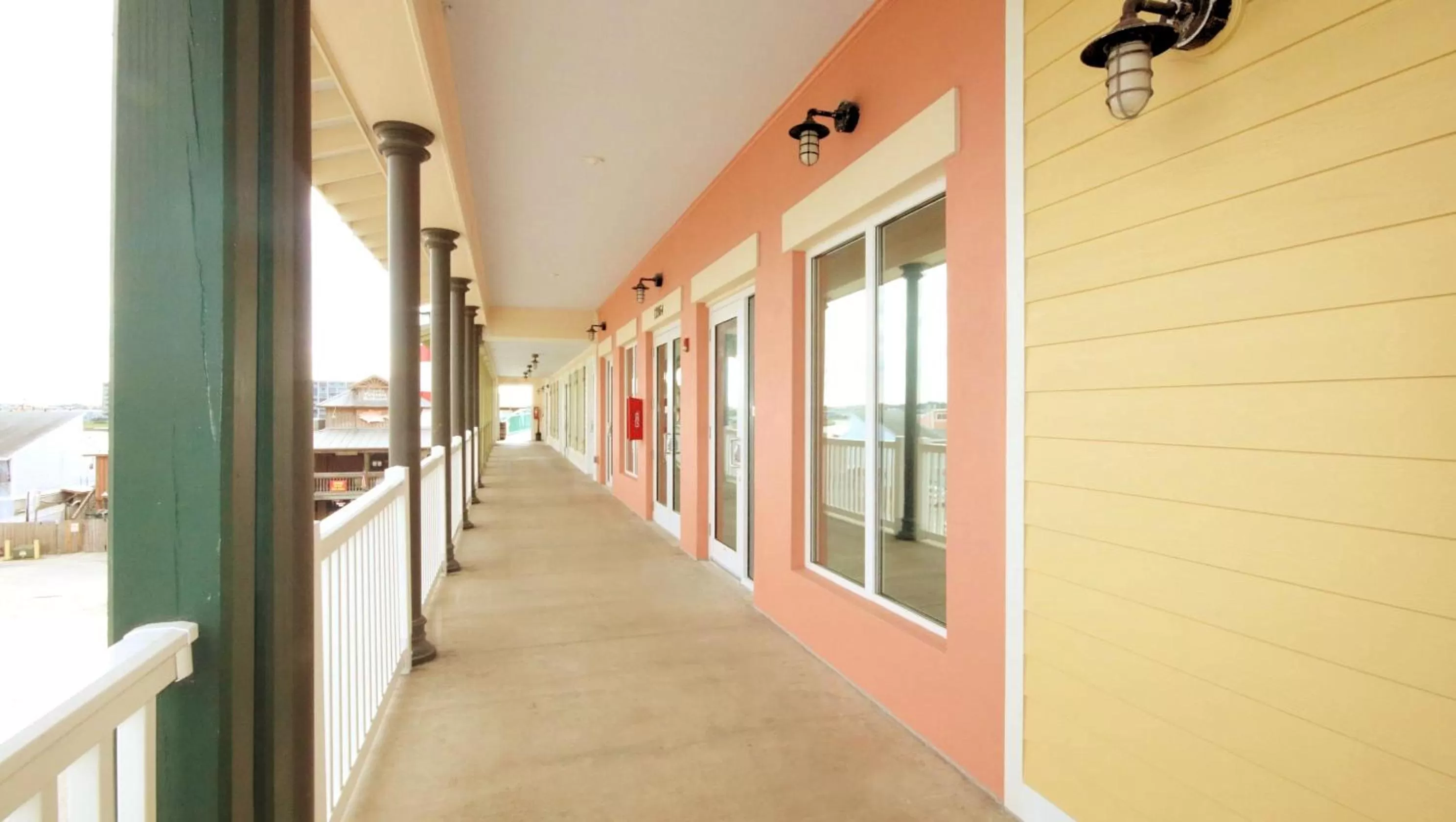 John's Pass Hotel - Fully Remote Check In