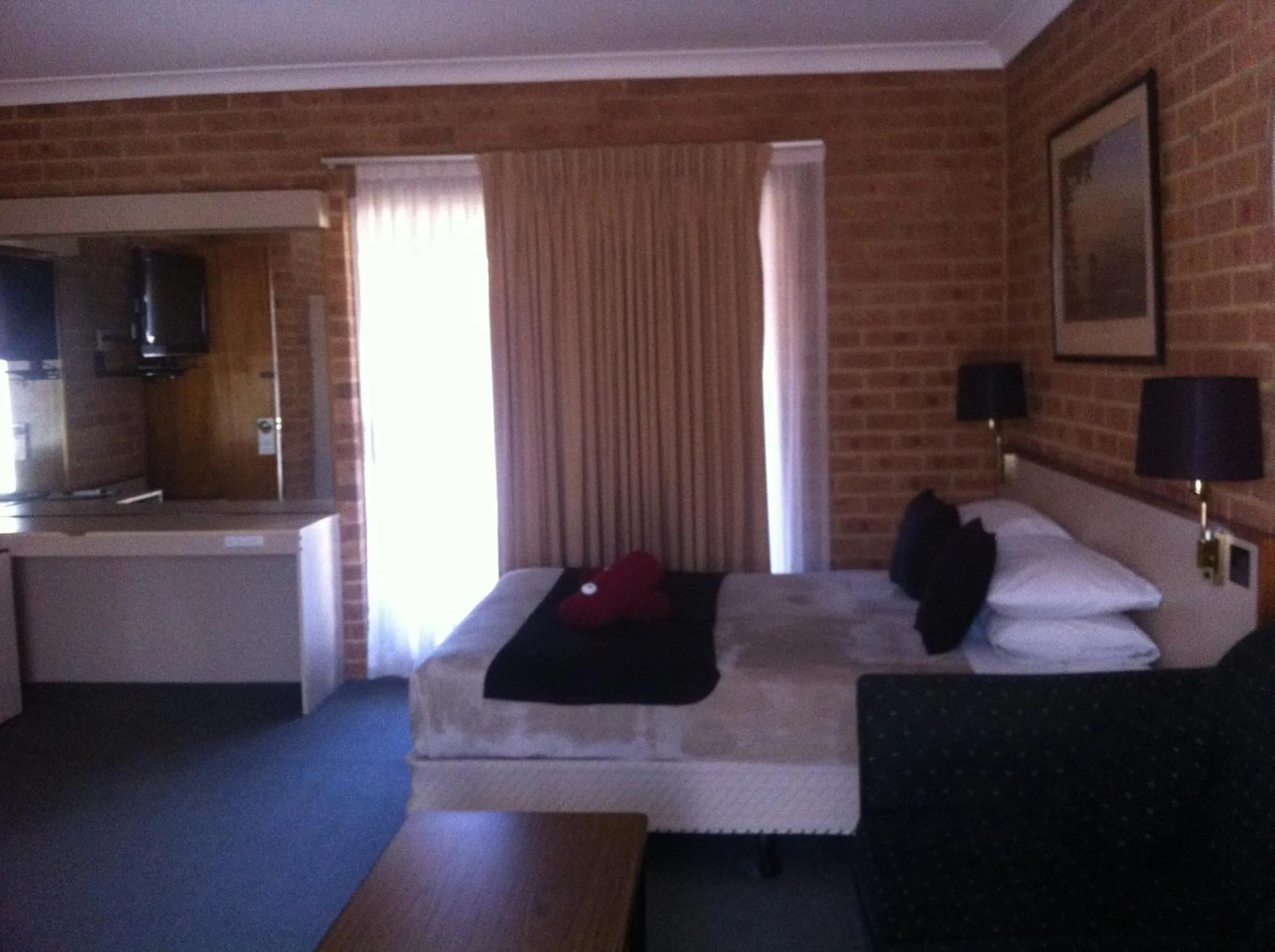 Photo of the whole room, Bed in Elsinor Motor Lodge