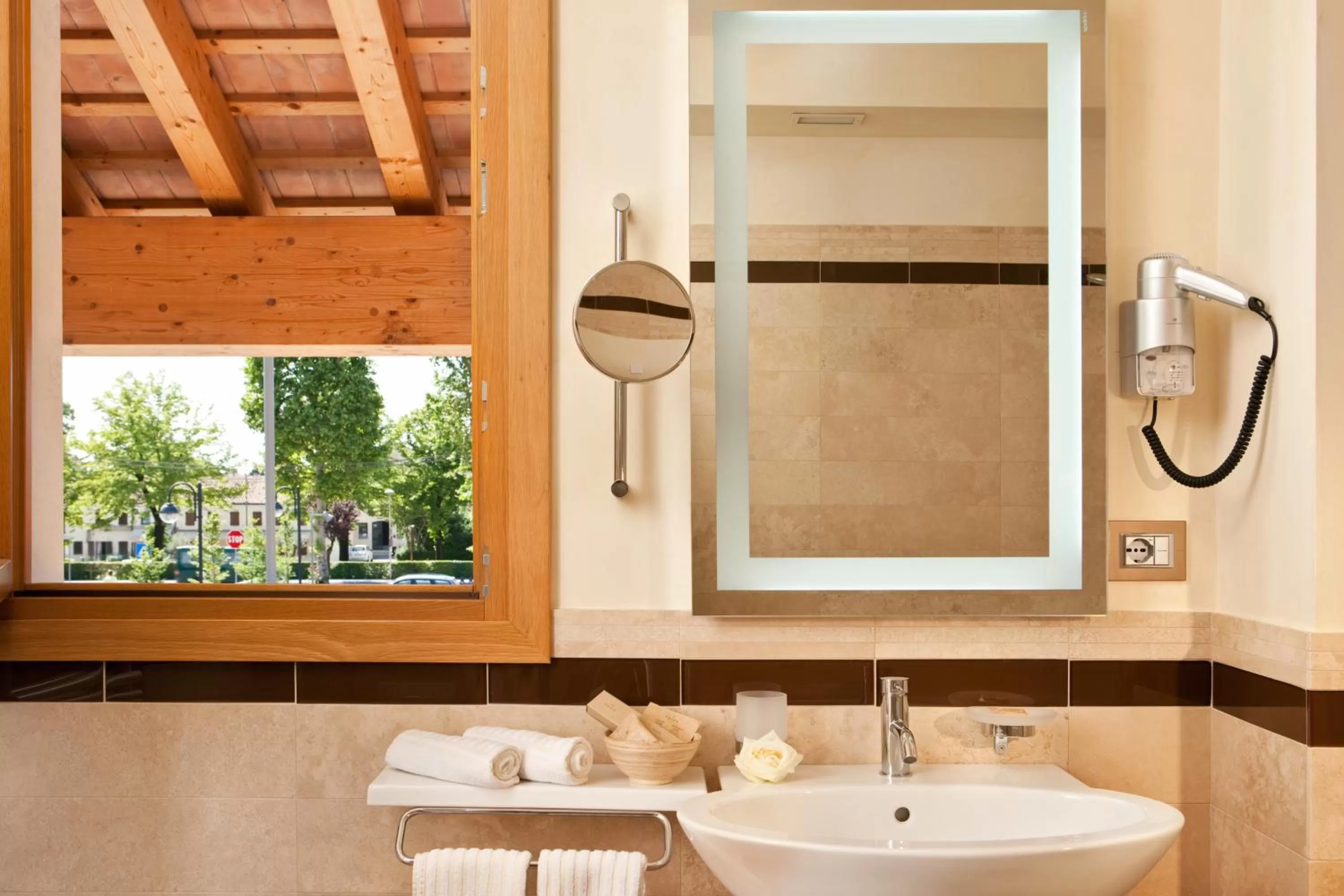 Bathroom in Al Tezzon Hotel