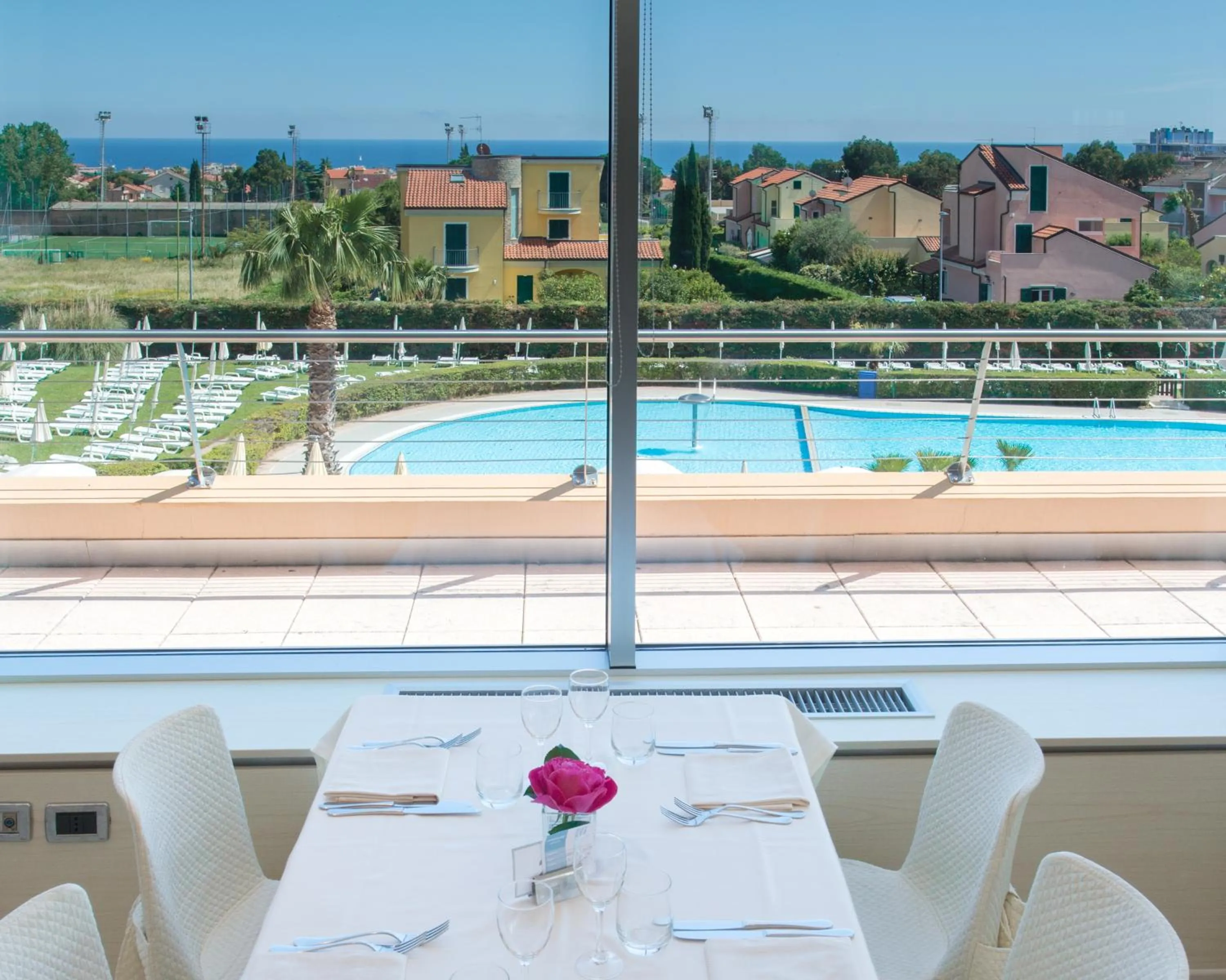 Restaurant/places to eat in Loano 2 Village