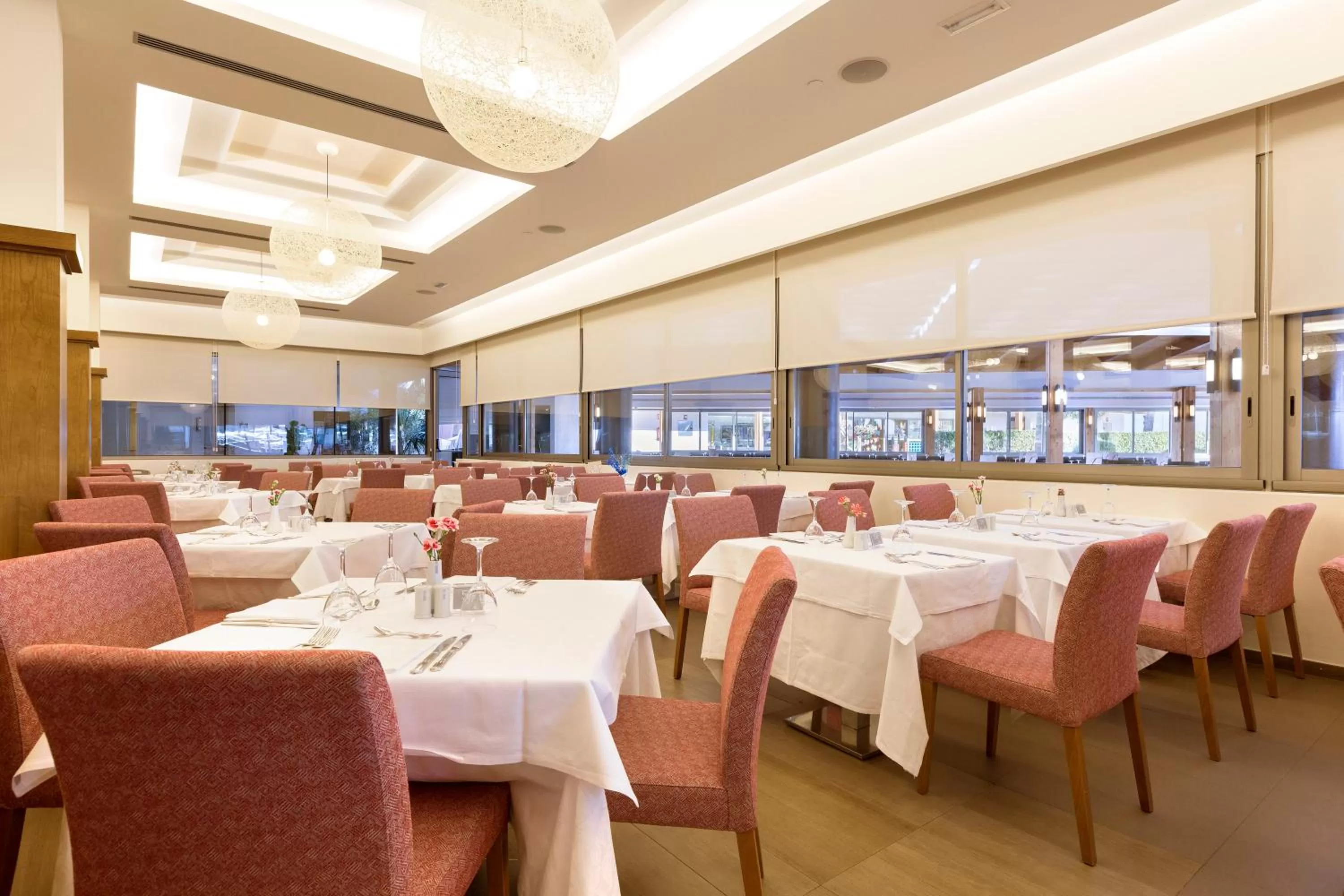 Restaurant/places to eat in Hipotels Cala Millor Park