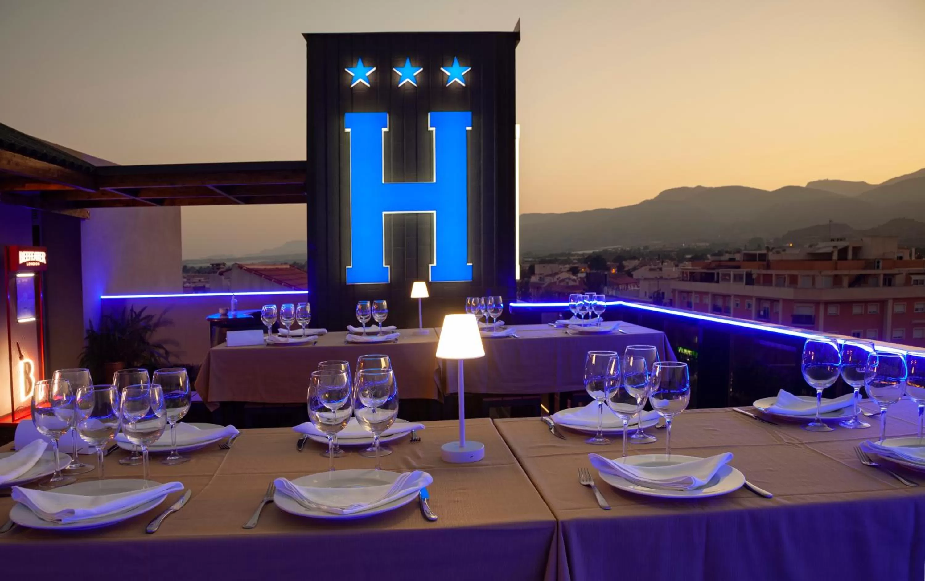 Restaurant/places to eat in Hotel Julián