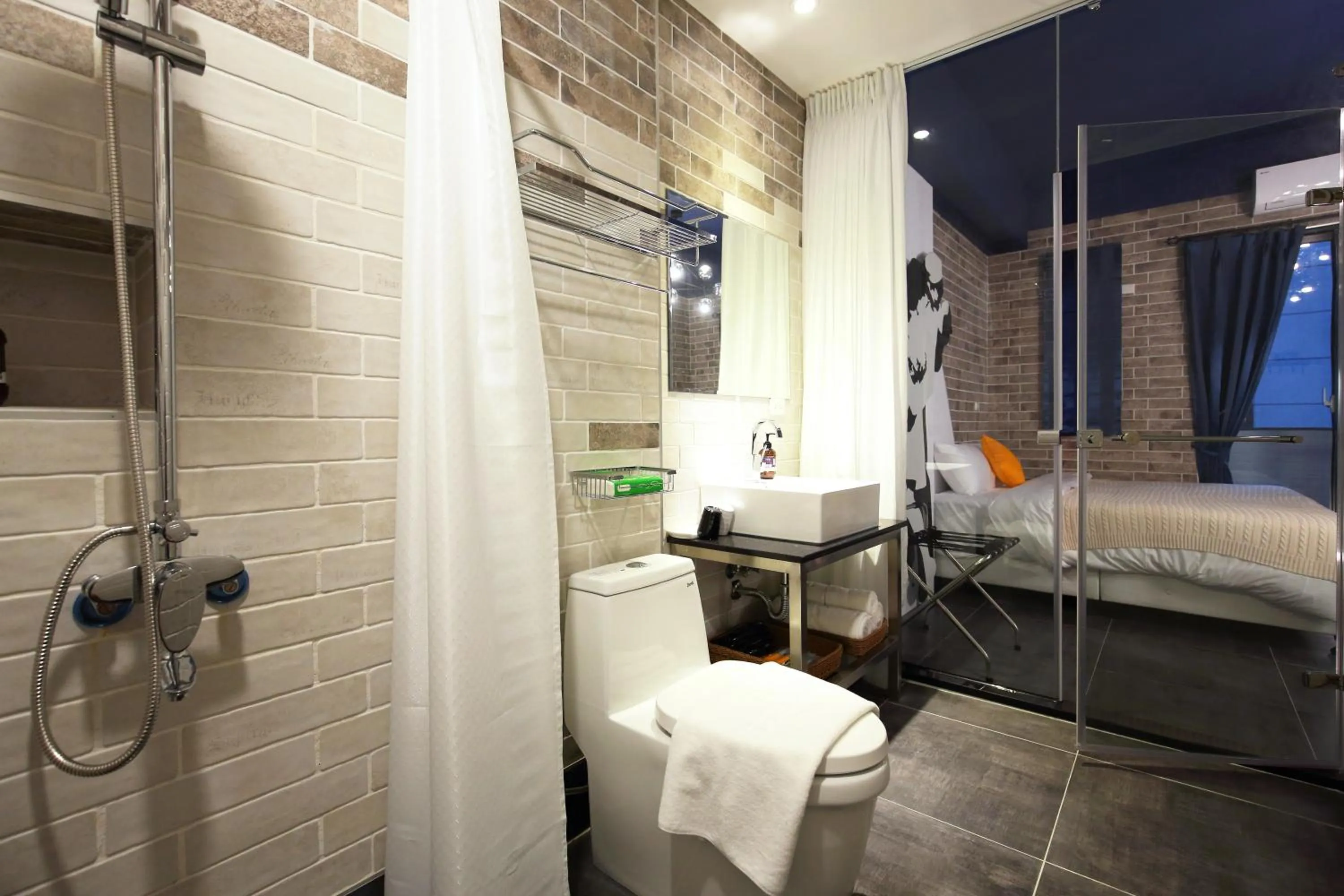 指南針民宿2178 & 工殿民宿2182