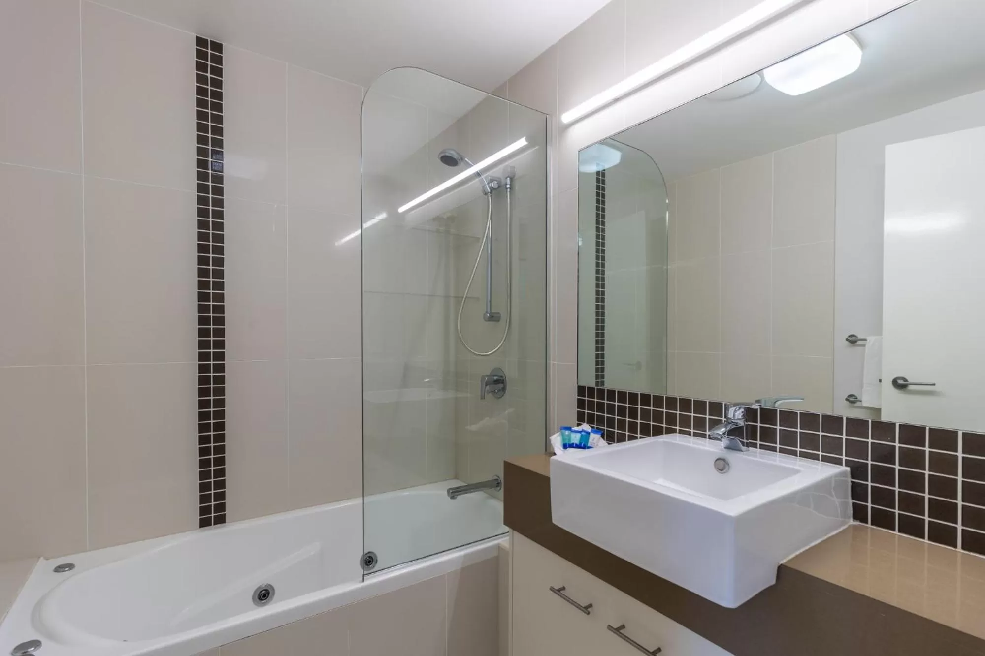 Bathroom in Eden by the Bay