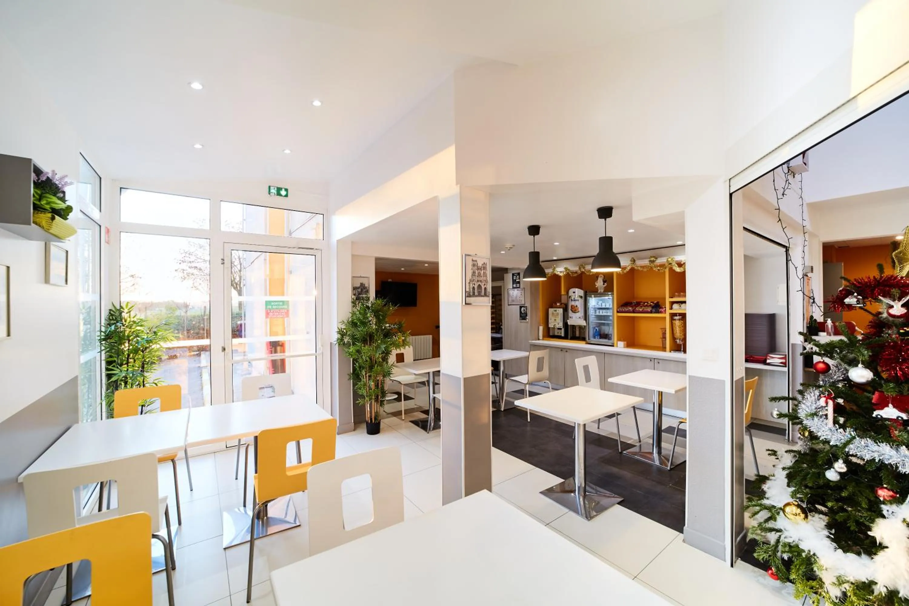 Restaurant/places to eat in Première Classe Amiens