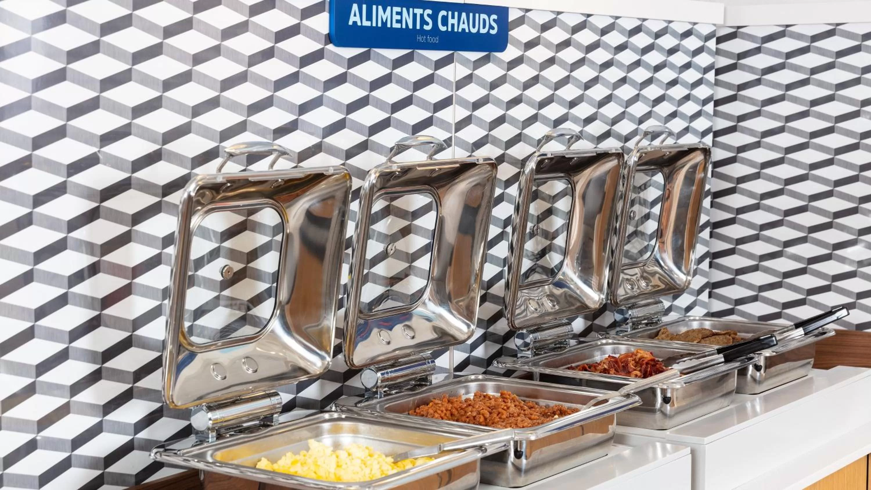 Breakfast in Holiday Inn Express Quebec City-Sainte Foy by IHG