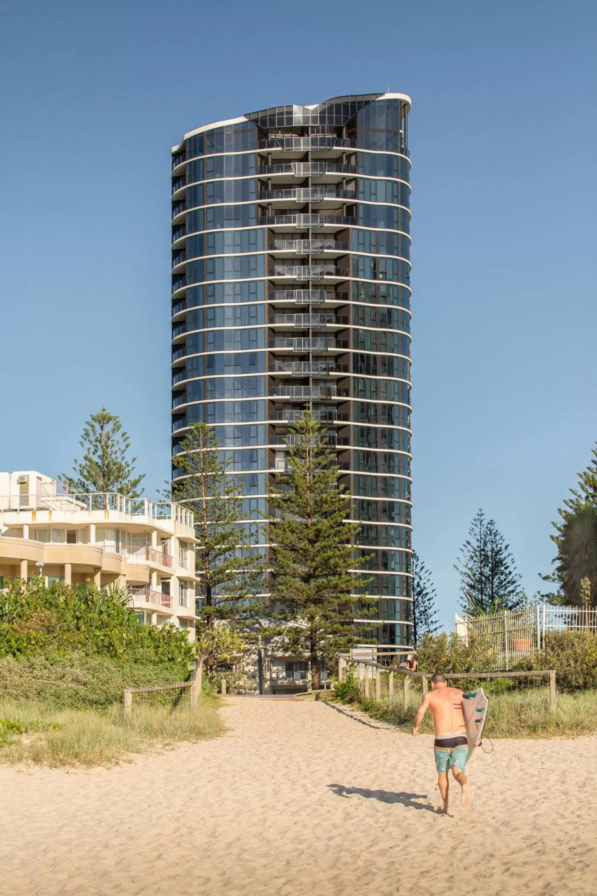 Property building in Vue Broadbeach - Official
