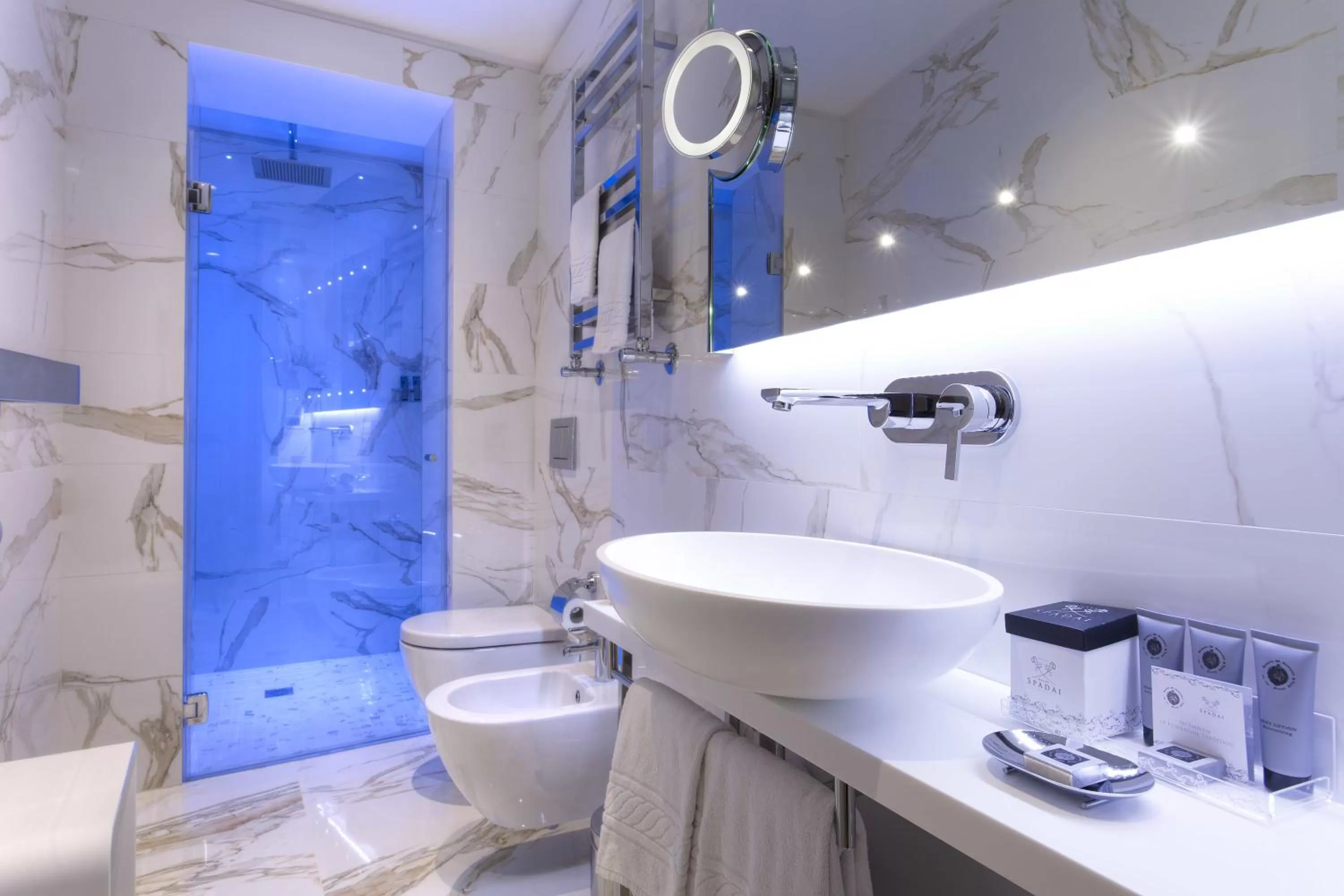 Shower in Hotel Spadai