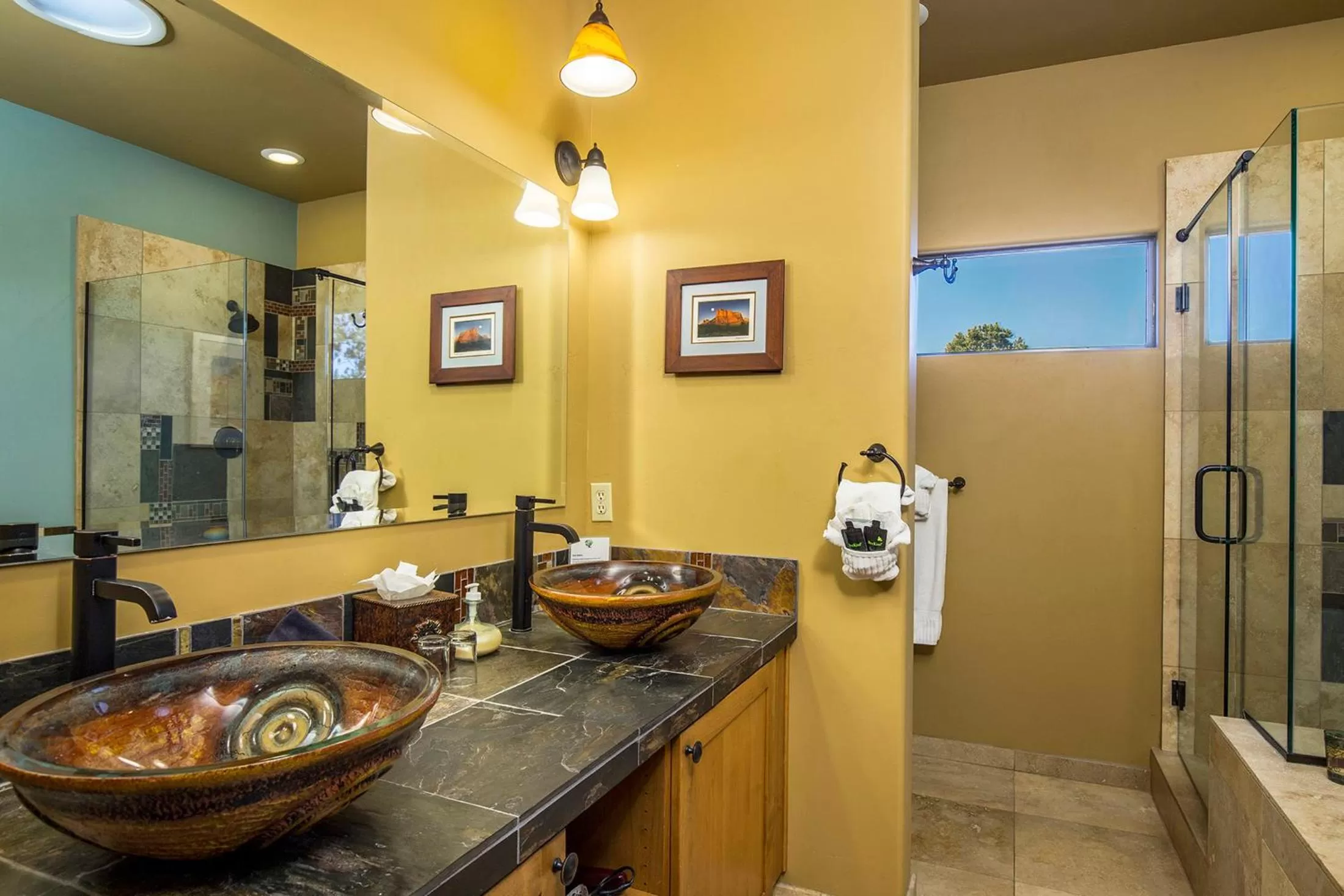 Bathroom in Alma De Sedona Inn B&B