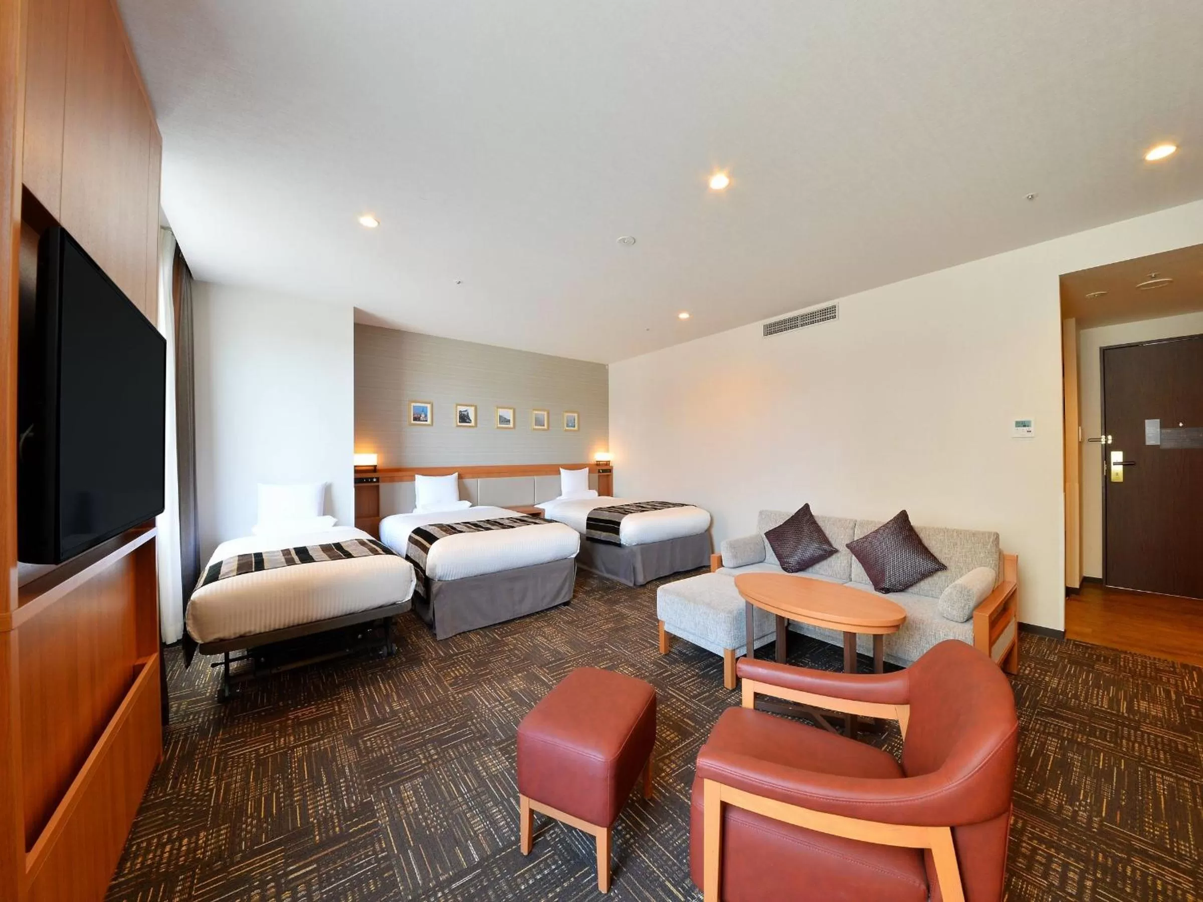 Photo of the whole room, Bed in Hakodate Kokusai Hotel