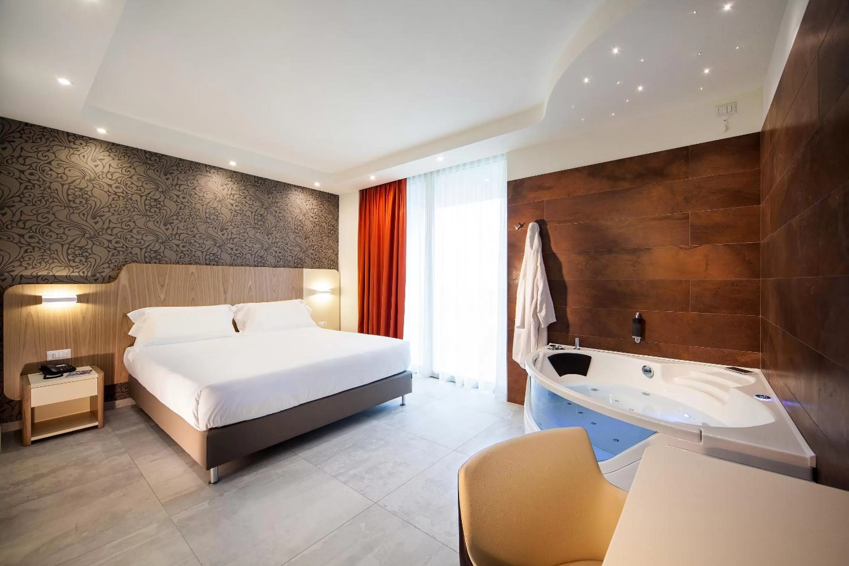 Bedroom, Bed in Hotel Aria