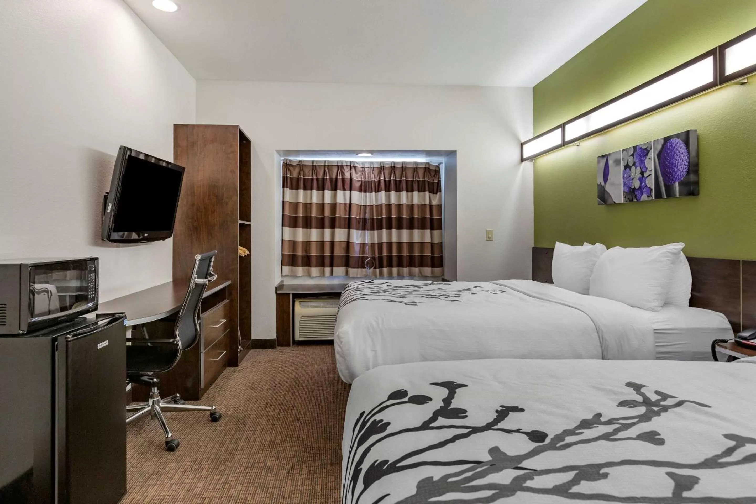 Bedroom, Bed in Sleep Inn & Suites