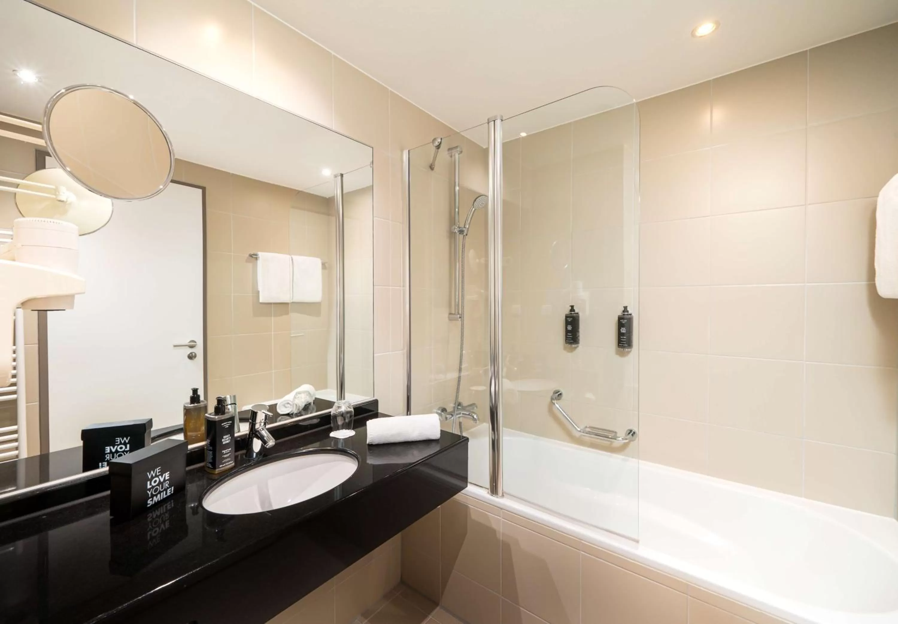 Bathroom in elaya hotel hamburg finkenwerder